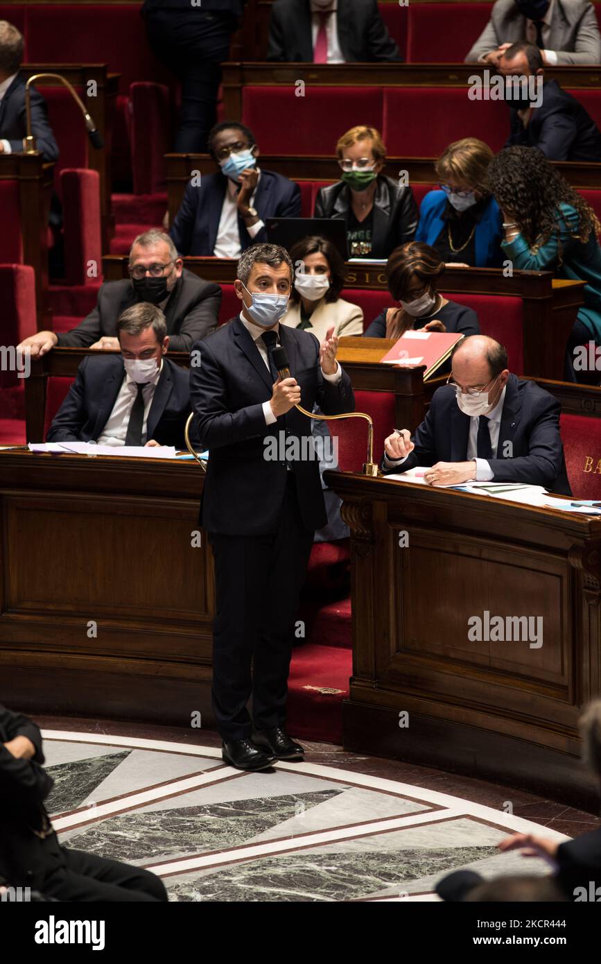 Il Ministro dell'interno Gerald Darmanin, durante la sessione delle interrogazioni con il governo all'Assemblea Nazionale, a Parigi, 19 ottobre 2021. (Foto di Andrea Savorani Neri/NurPhoto) Foto Stock