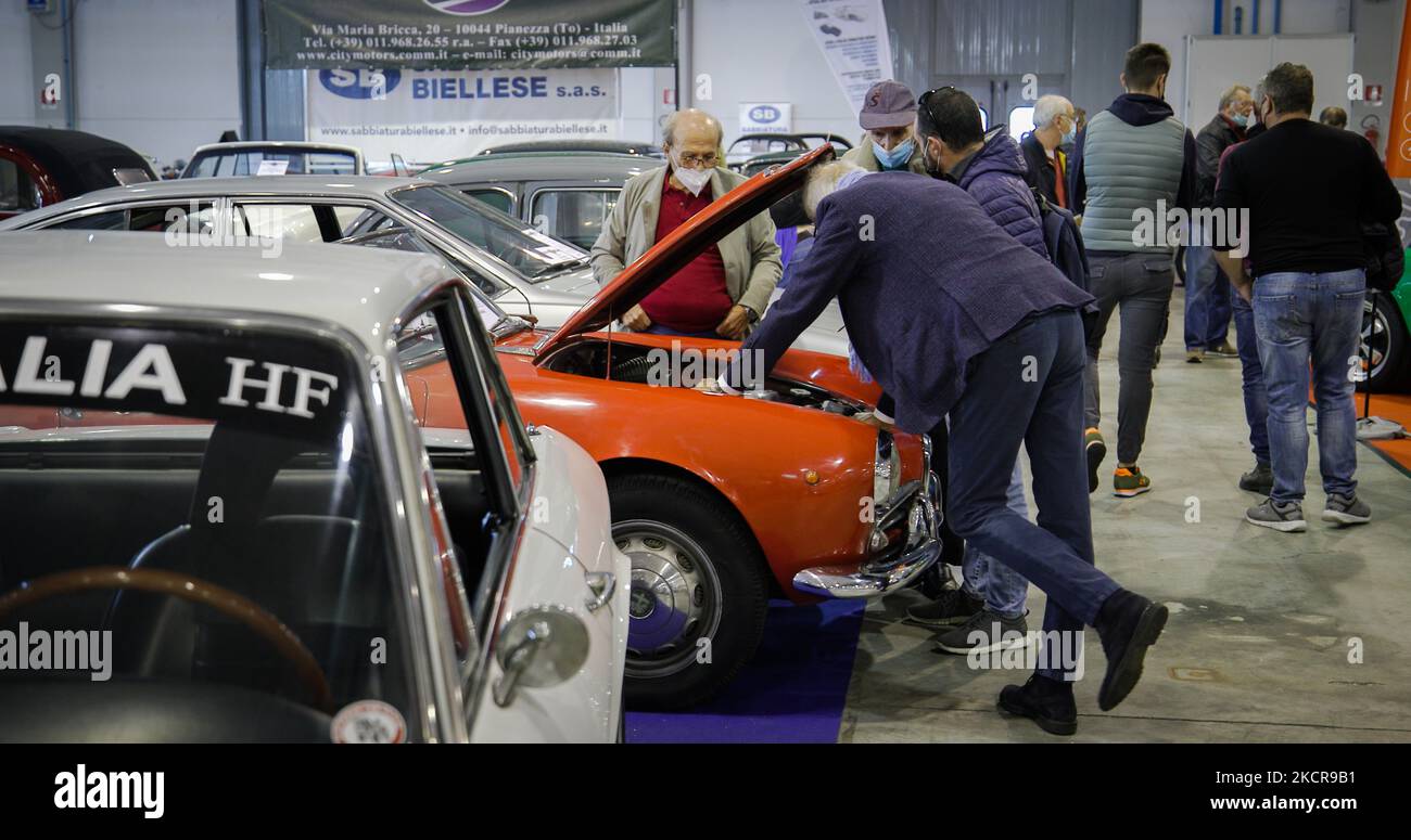 Auto e Moto d’epoca a Padova, Italia, il 22 ottobre 2021. Auto e Moto d’epoca a Padova è il più grande mercato di auto e ricambi d’epoca in Europa, ed è stato per anni il più grande evento internazionale per gli appassionati di automobilismo e per gli appassionati della più ampia cultura legata al settore automobilistico. (Foto di Manuel Romano/NurPhoto) Foto Stock