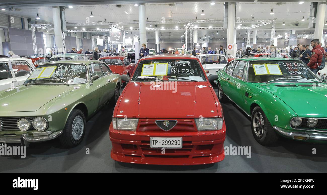Auto e Moto d’epoca a Padova, Italia, il 22 ottobre 2021. Auto e Moto d’epoca a Padova è il più grande mercato di auto e ricambi d’epoca in Europa, ed è stato per anni il più grande evento internazionale per gli appassionati di automobilismo e per gli appassionati della più ampia cultura legata al settore automobilistico. (Foto di Manuel Romano/NurPhoto) Foto Stock