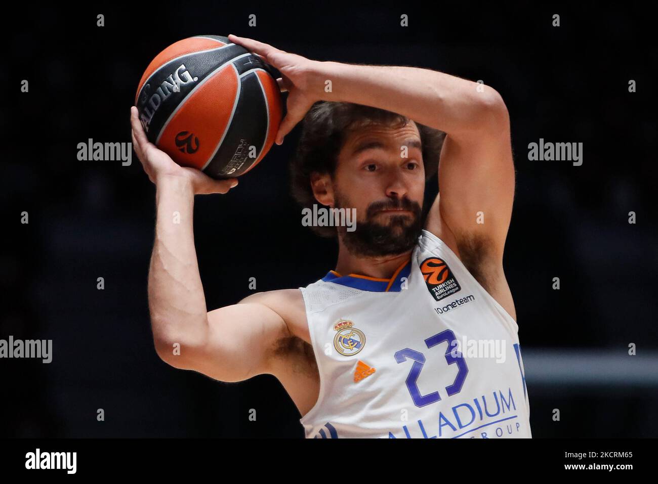 Sergio Llull del Real Madrid in azione durante la partita di pallacanestro Eurolega tra Zenit San Pietroburgo e Real Madrid il 27 ottobre 2021 al Palazzo dello Sport di Yubileyny a San Pietroburgo, Russia. (Foto di Mike Kireev/NurPhoto) Foto Stock