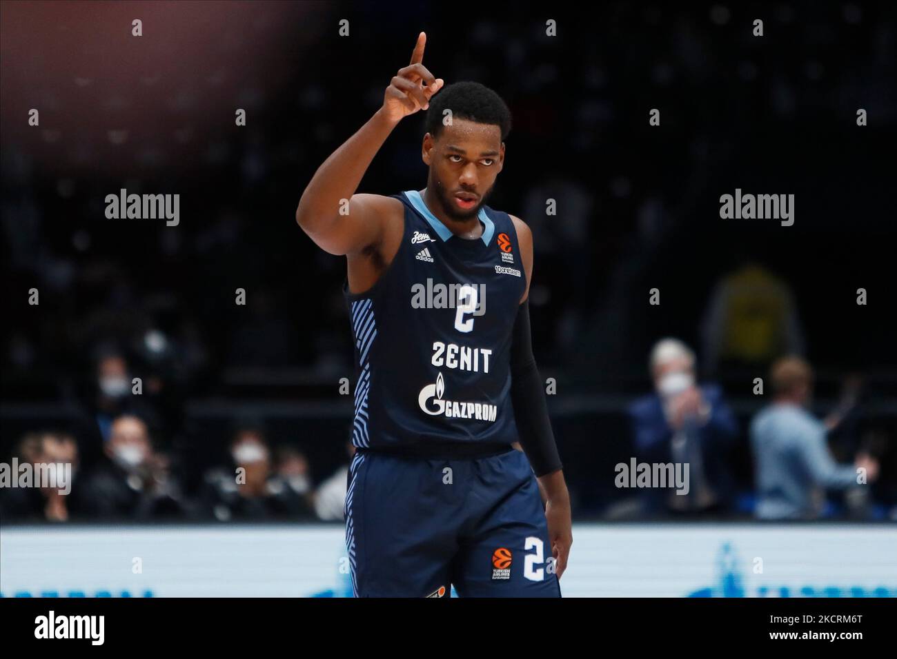 Jordan Loyd of Zenit gestes durante la partita di pallacanestro Eurolega tra Zenit San Pietroburgo e Real Madrid il 27 ottobre 2021 al Palazzo dello Sport di Yubileyny a San Pietroburgo, Russia. (Foto di Mike Kireev/NurPhoto) Foto Stock