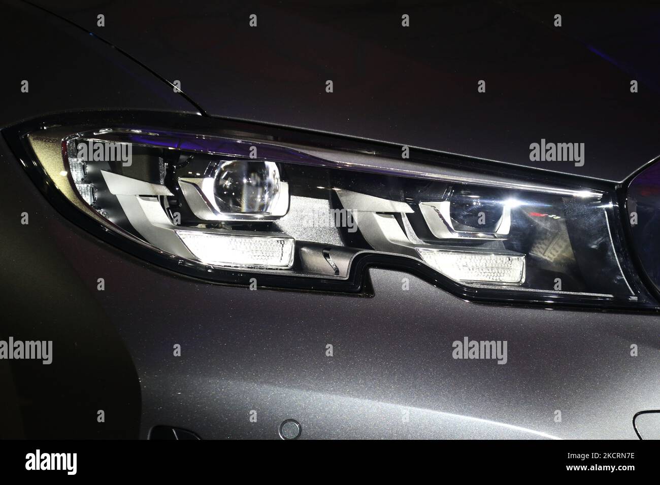 Il lancio della BMW Serie 3 a Giacarta, in Indonesia, il 22 ottobre 2021. (Foto di Dasril Roszandi/NurPhoto) Foto Stock