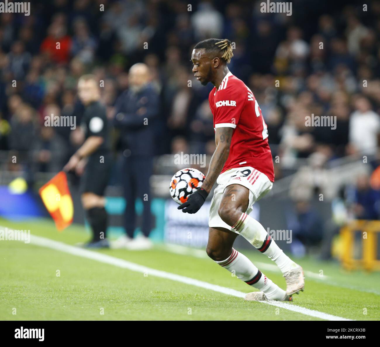 Aaron WAN-Bissaka del Manchester United durante la Premier League tra Tottenham Hotspur e Manchester United allo stadio Tottenham Hotspur , Londra, Inghilterra il 30th ottobre 2021 (Photo by Action Foto Sport/NurPhoto) Foto Stock