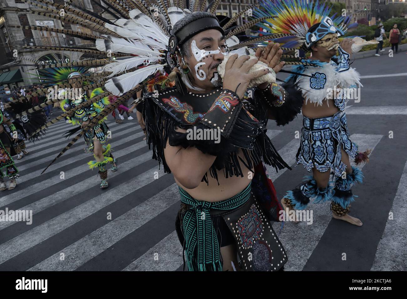 Un corridoio durante l'emergenza sanitaria COVID-19 e il ritorno ufficiale al semaforo epidemiologico verde della capitale. Secondo la Gazzetta ufficiale di Città del Messico, locali notturni, bar, cantine, discoteche e sale per eventi sociali possono ora operare con una capacità del 50%, dando priorità all'uso di terrazze o spazi all'aperto. (Foto di Gerardo Vieyra/NurPhoto) Foto Stock