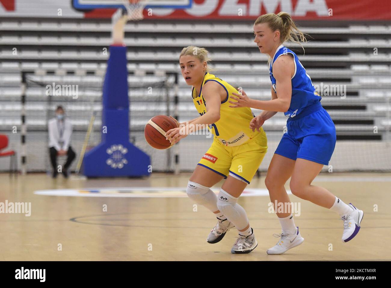 Ioana Ghizila in azione durante il gioco FIBA di qualificazione EuroBasket femminile tra Romania e Islanda alla Dinamo Arena, giovedì 11 novembre 2021 a Bucarest, Romania. (Foto di Alex Nicodim/NurPhoto) Foto Stock