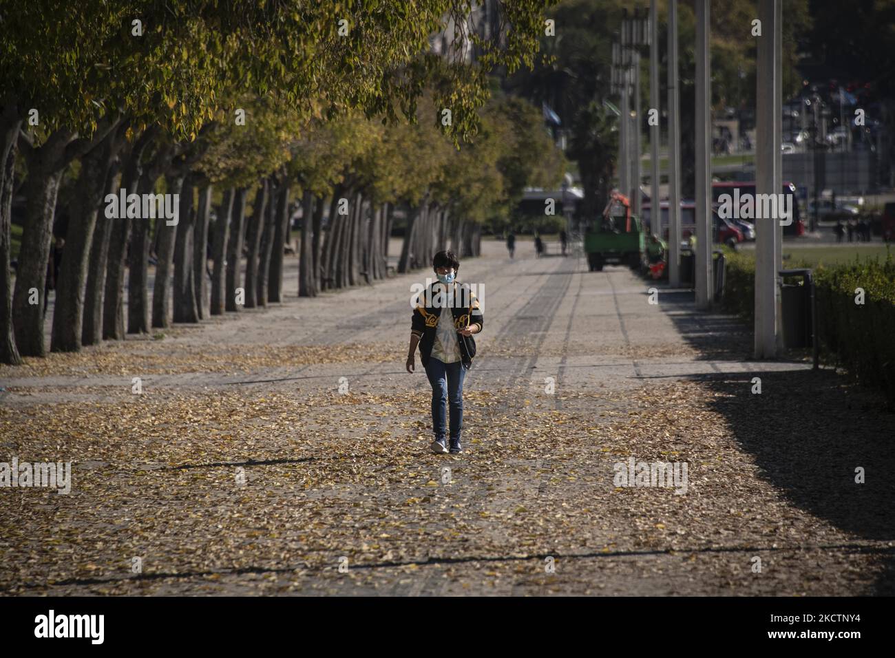 Nei dintorni del giardino Eduardo VII di Lisbona si svolgono attività all''aperto. 09 ottobre 2021. Il Centro europeo per il controllo e la prevenzione delle malattie (CEPCM) stabilisce che il Portogallo è a moderato rischio di infezione da COVID-19, in gran parte a causa dell'alta percentuale di persone vaccinate. Diversi paesi europei sono stati aggiornati ad un livello di rischio più elevato. (Foto di Jorge Mantilla/NurPhoto) Foto Stock