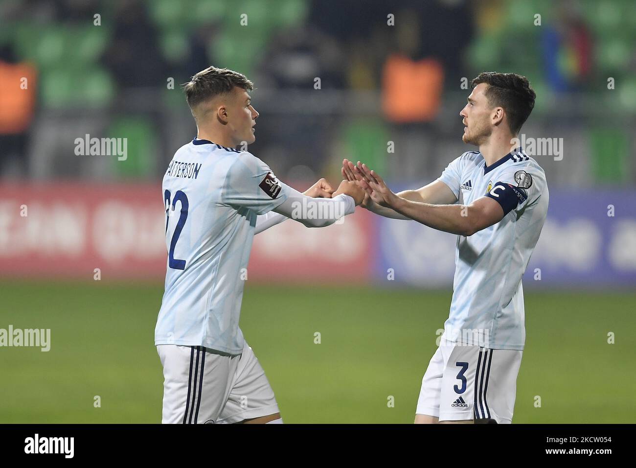 Andy Robertson e Nathan Patterson in azione durante la partita di Qualifiche della Coppa del mondo FIFA 2022 tra Moldova e Scozia, venerdì 12 novembre 2021, a Chisinau, Moldova. (Foto di Alex Nicodim/NurPhoto) Foto Stock