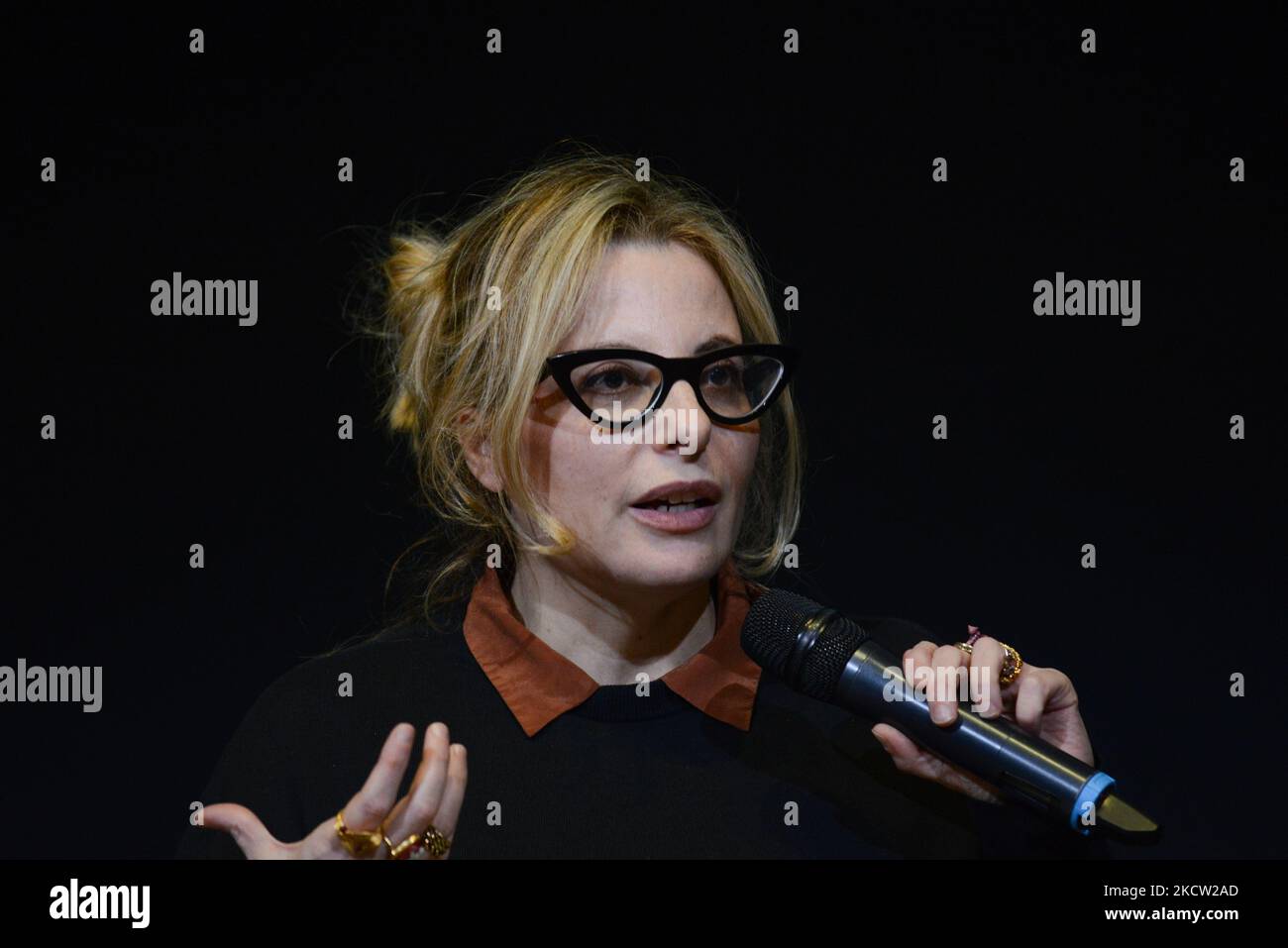 Teresa Ciabatti, scrittore durante la notizia Presentazione del libro &#34;la casa di Roma&#34; di Pierluigi &#34;Pigi&#34; Battista il 16 novembre 2021 al museo MAXXI di Roma (Foto di Gloria Imbrorno/LiveMedia/NurPhoto) Foto Stock