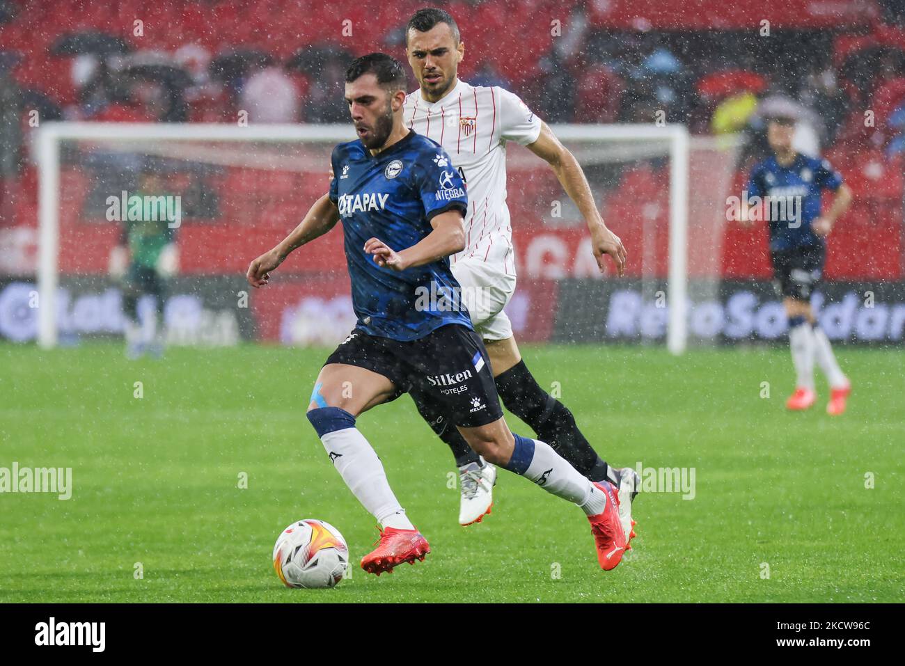 Luis Rioja di Deportivo Alaves durante la partita la Liga Santader tra Sevilla CF e Deportivo Alaves a Ramon Sanchez Pizjuan a Siviglia, Spagna, il 20 novembre 2021. (Foto di Jose Luis Contreras/DAX Images/NurPhoto) Foto Stock