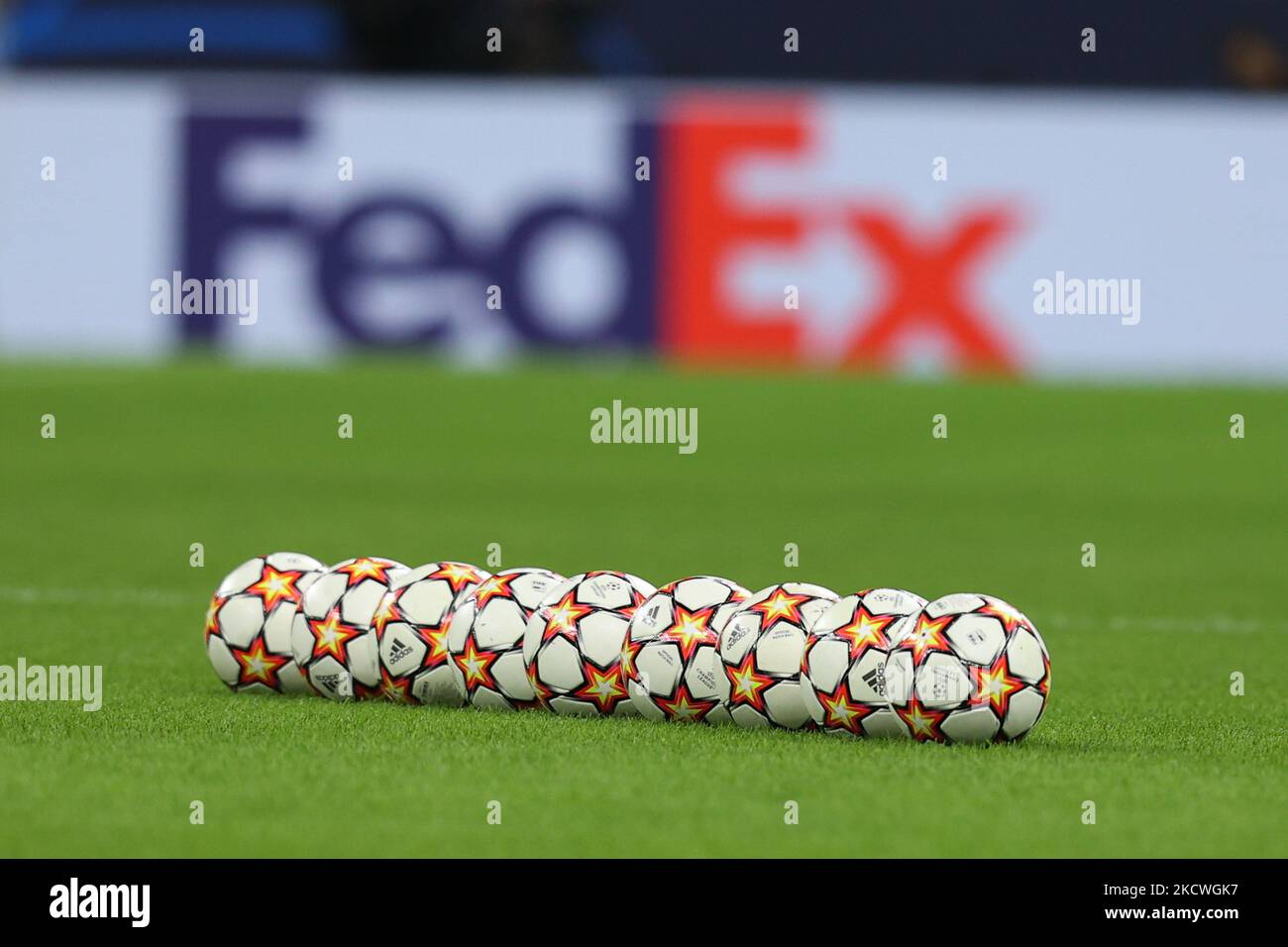 La partita ufficiale della UEFA Champions League durante la partita di calcio della UEFA Champions League Inter - FC Internazionale vs Shakhtar Donetsk il 24 novembre 2021 allo stadio Giuseppe Meazza - San Siro di Milano (Foto di Francesco Scaccianoce/LiveMedia/NurPhoto) Foto Stock