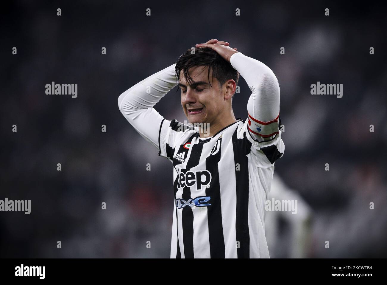 Juventus forward Paulo Dybala (10) mostra la deiezione durante la Serie A partita di calcio n.14 JUVENTUS - ATALANTA il 27 novembre 2021 allo Stadio Allianz di Torino, Piemonte, Italia. Risultato finale: Juventus-Atalanta 0-1. (Foto di Matteo Bottanelli/NurPhoto) Foto Stock