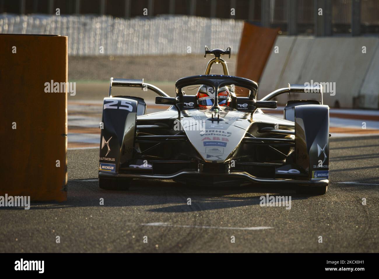 25 Jean-Eric Vergne (fra), DS Automobiles Formula e Team Techeetah, in azione durante il test pre-stagionale ABB Formula e sul circuito Ricardo Tormo di Valencia il 30 novembre in Spagna. (Foto di Xavier Bonilla/NurPhoto) Foto Stock