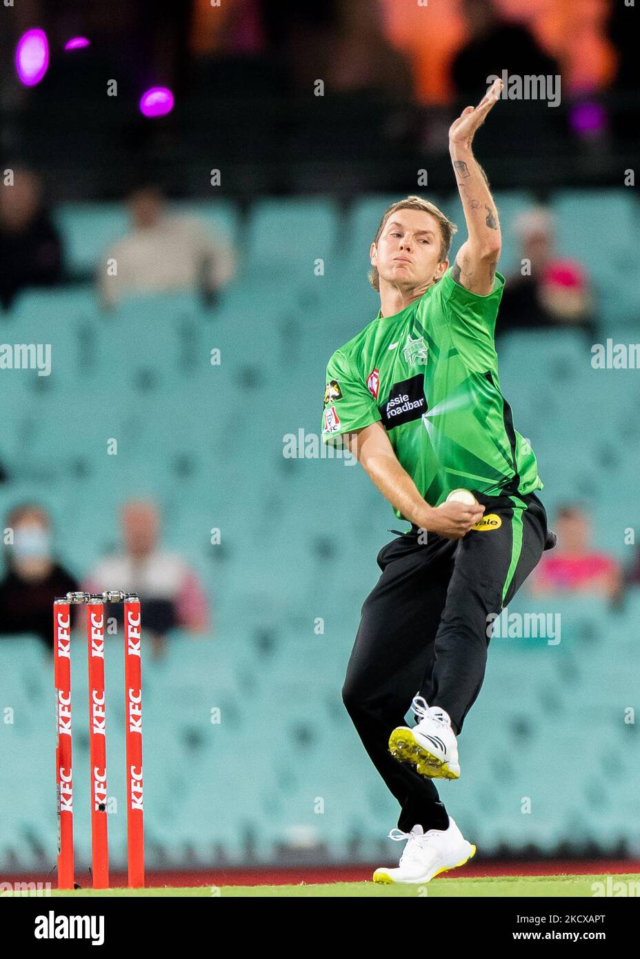 Adam Zampa of Stars Bowls durante la partita della Big Bash League maschile tra i Sydney Sixers e le Melbourne Stars al Sydney Cricket Ground, il 05 dicembre 2021, a Sydney, Australia. (Solo per uso editoriale) Foto Stock