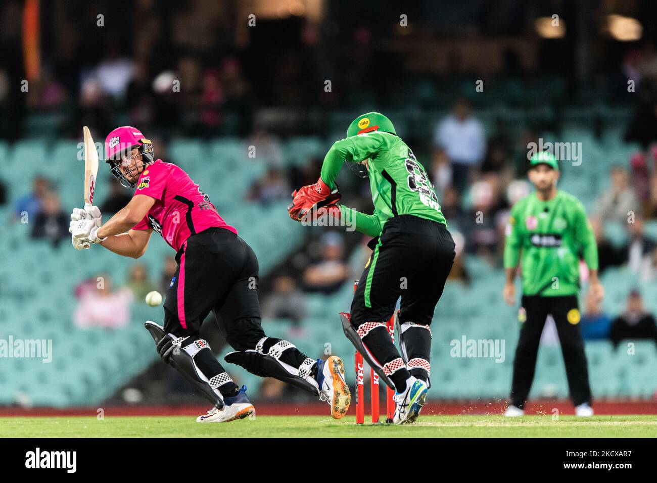 Il 05 dicembre 2021 a Sydney, Australia, Moises Henriques of the Sixers bats durante la partita della Big Bash League maschile tra i Sydney Sixers e le Melbourne Stars al Sydney Cricket Ground. (Solo per uso editoriale) Foto Stock