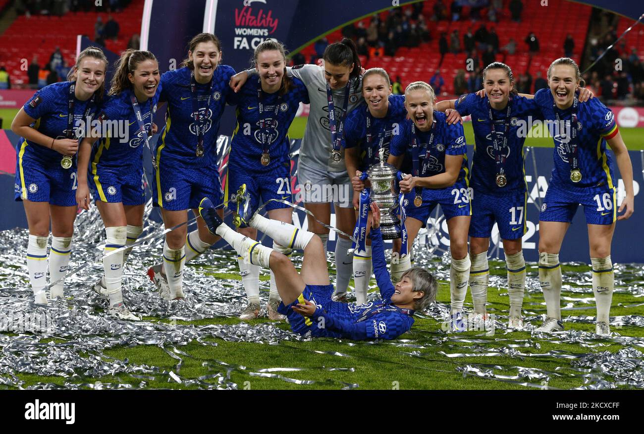 L-R (2nd fila) Front Row Chelsea Women Ji so Yun Vitality Women's fa Cup Final 2021 tra Arsenal e Chelsea allo stadio di Wembley, Londra, Inghilterra il 05th dicembre 2021 (Photo by Action Foto Sport/NurPhoto) Foto Stock