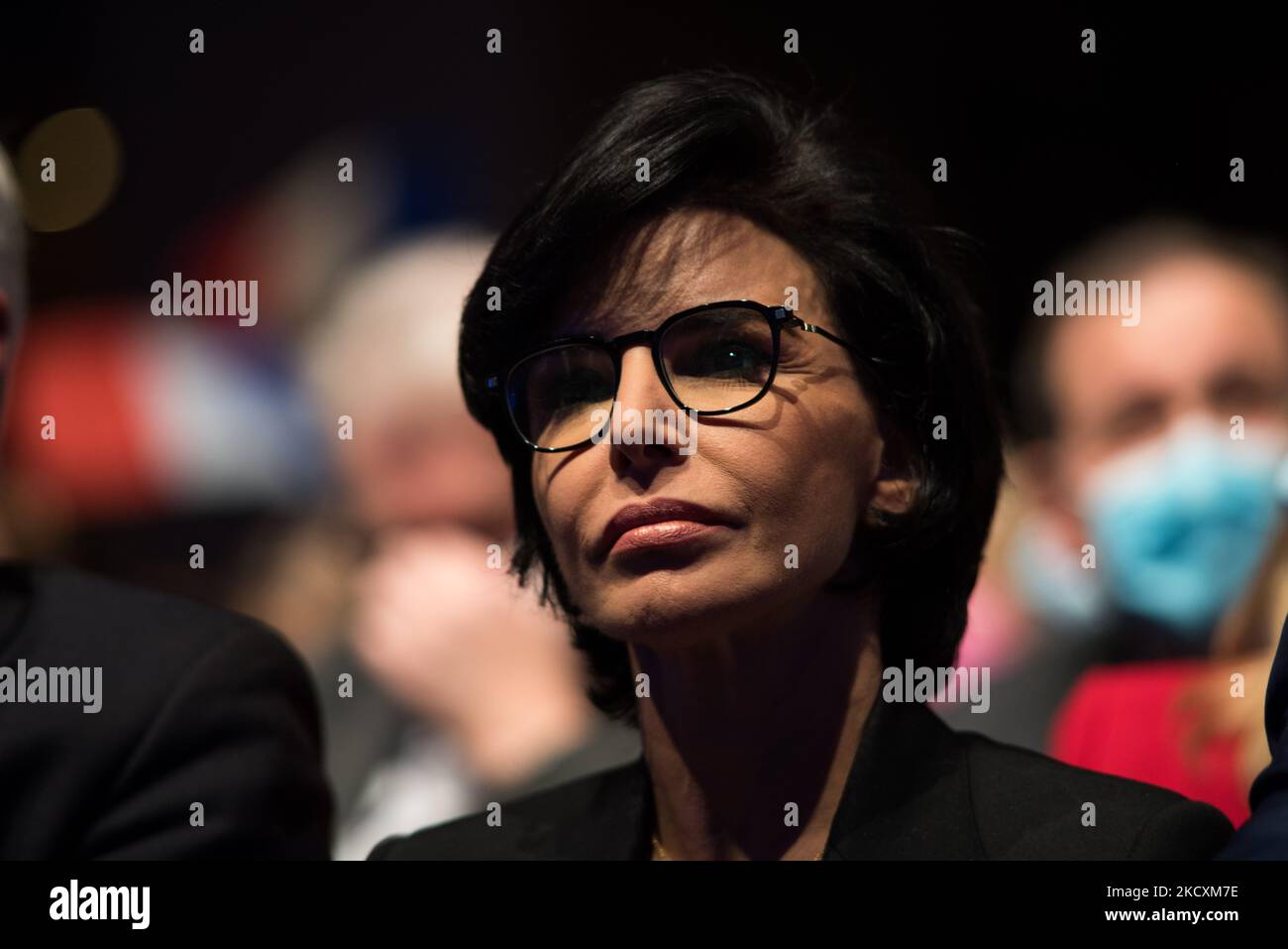 Rachida dati, ex membro del Parlamento europeo ed ex portavoce di Nicolas Sarkozy, durante la riunione dell'ala destra di Valerie Pecresse alla Maison de la Mutualité, a Parigi, il 11 dicembre 2021. (Foto di Andrea Savorani Neri/NurPhoto) Foto Stock