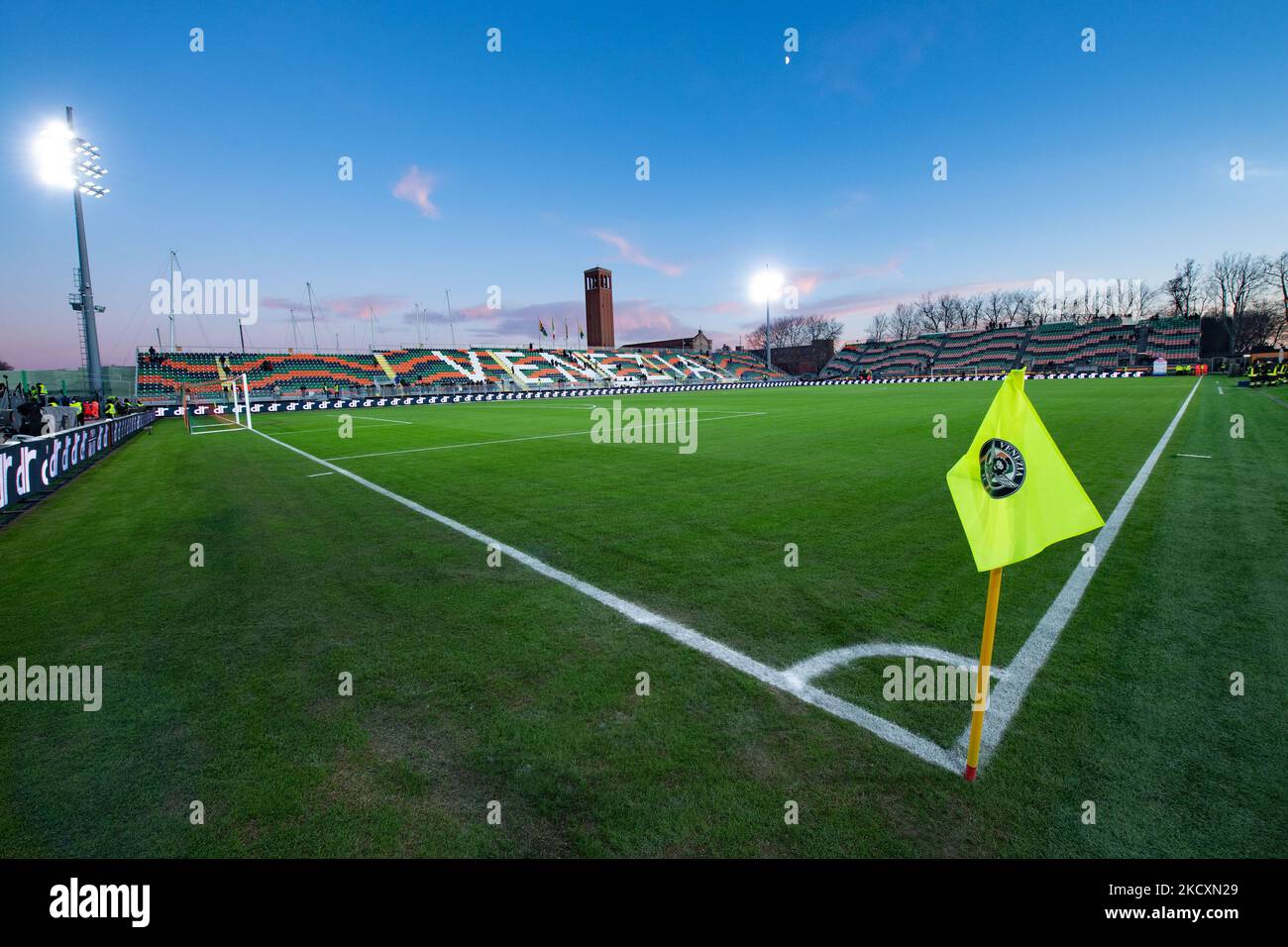 Una veduta dello Stadio di Venezia Pier Luigi Penzo durante la serie di calcio italiana Una partita Venezia FC vs Juventus FC il 11 dicembre 2021 allo stadio Pier Luigi Penzo di Venezia (Photo by Gianluca Ricci/LiveMedia/NurPhoto) Foto Stock