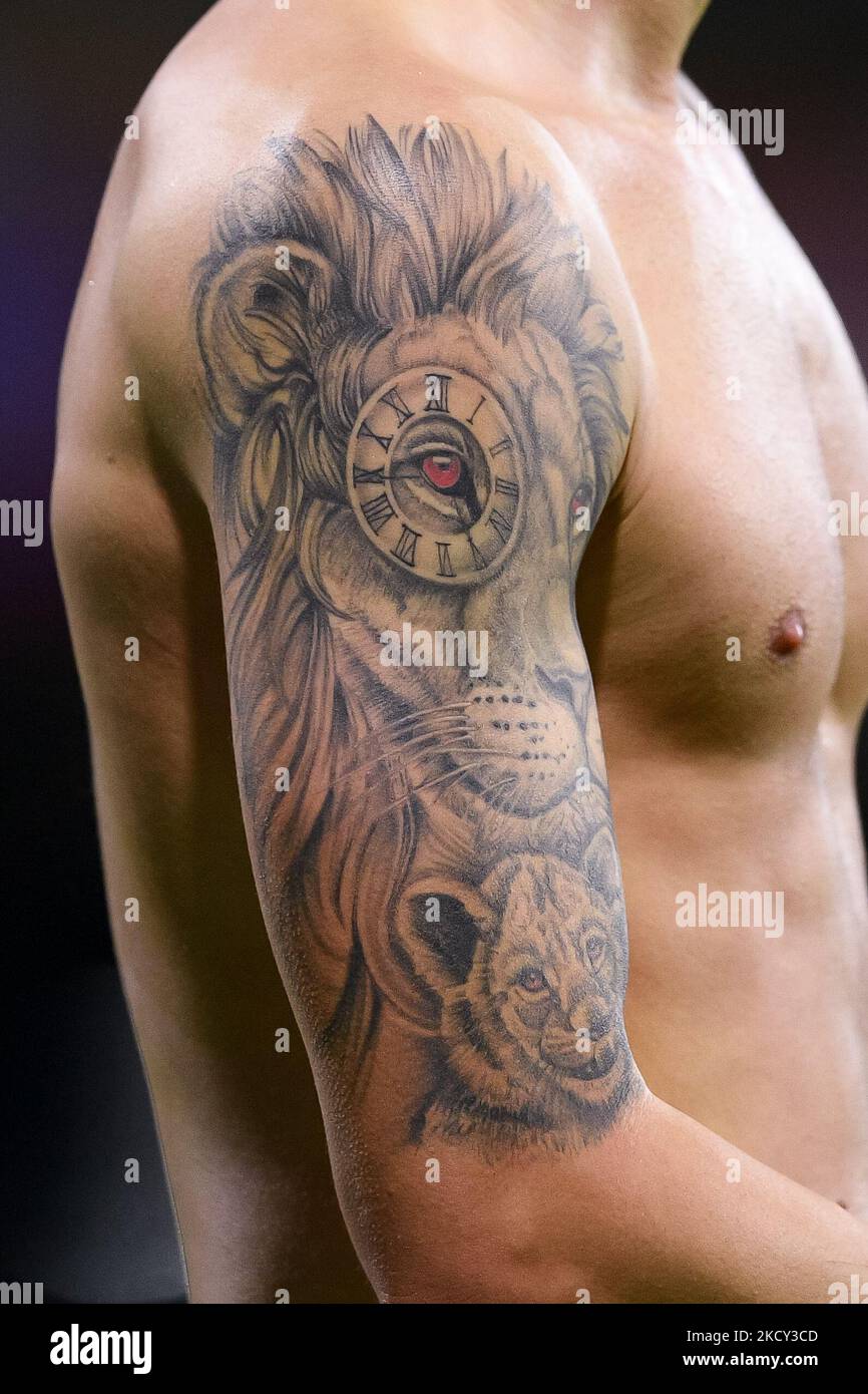 Tatuaggio braccio destro immagini e fotografie stock ad alta risoluzione -  Alamy