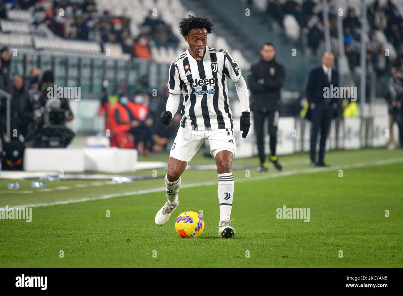 Juan Cuadrado della Juventus FC durante la Serie A Football match tra Juventus FC e Cagliari calcio, allo Stadio Allianz, il 21 dicembre 2021 a Torino (Foto di Alberto Gandolfo/NurPhoto) Foto Stock