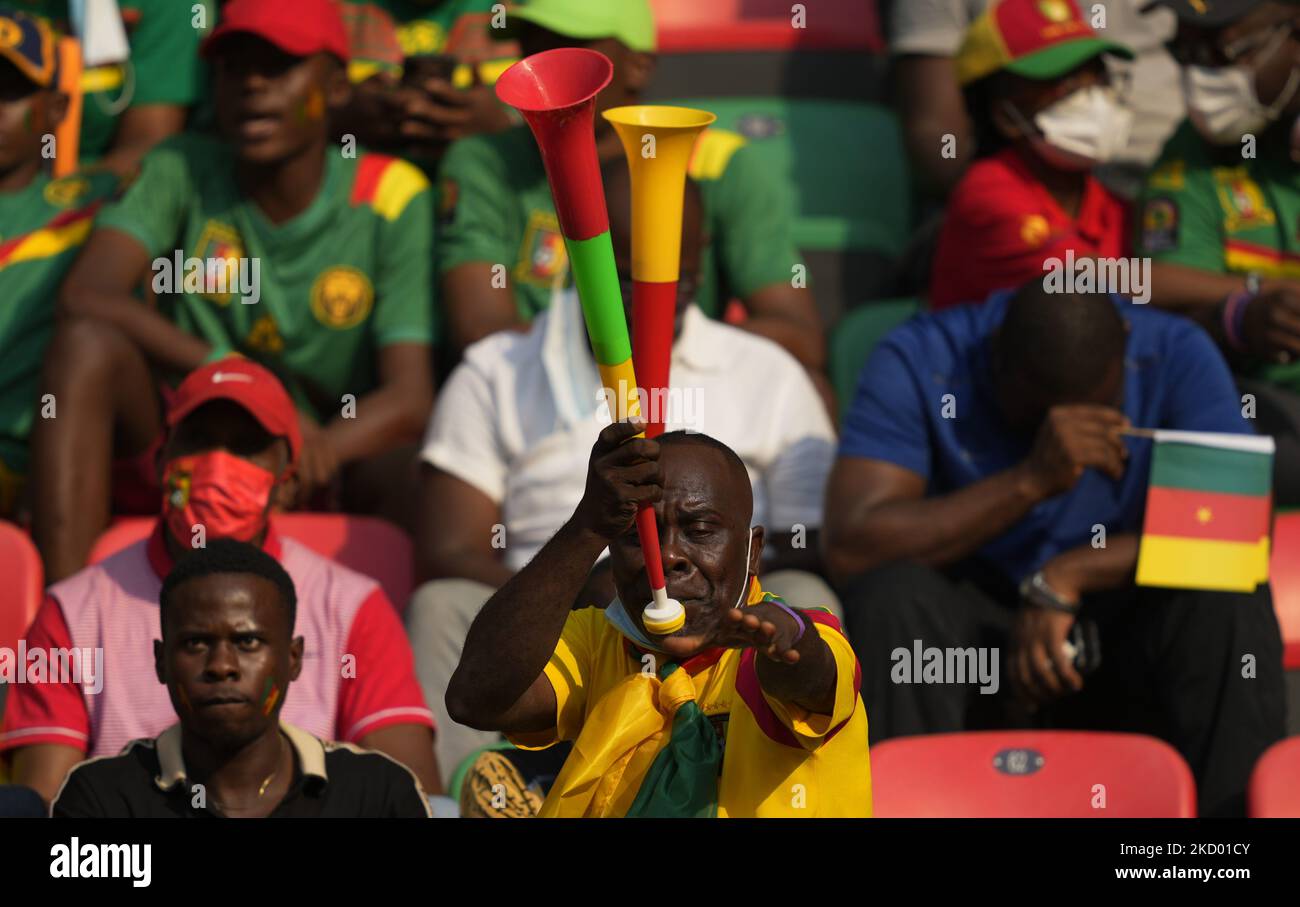 Tifosi durante il Camerun contro il Burkina Faso, Coppa delle Nazioni africane, allo Stadio Paul Biya il 9 gennaio 2022. (Foto di Ulrik Pedersen/NurPhoto) Foto Stock