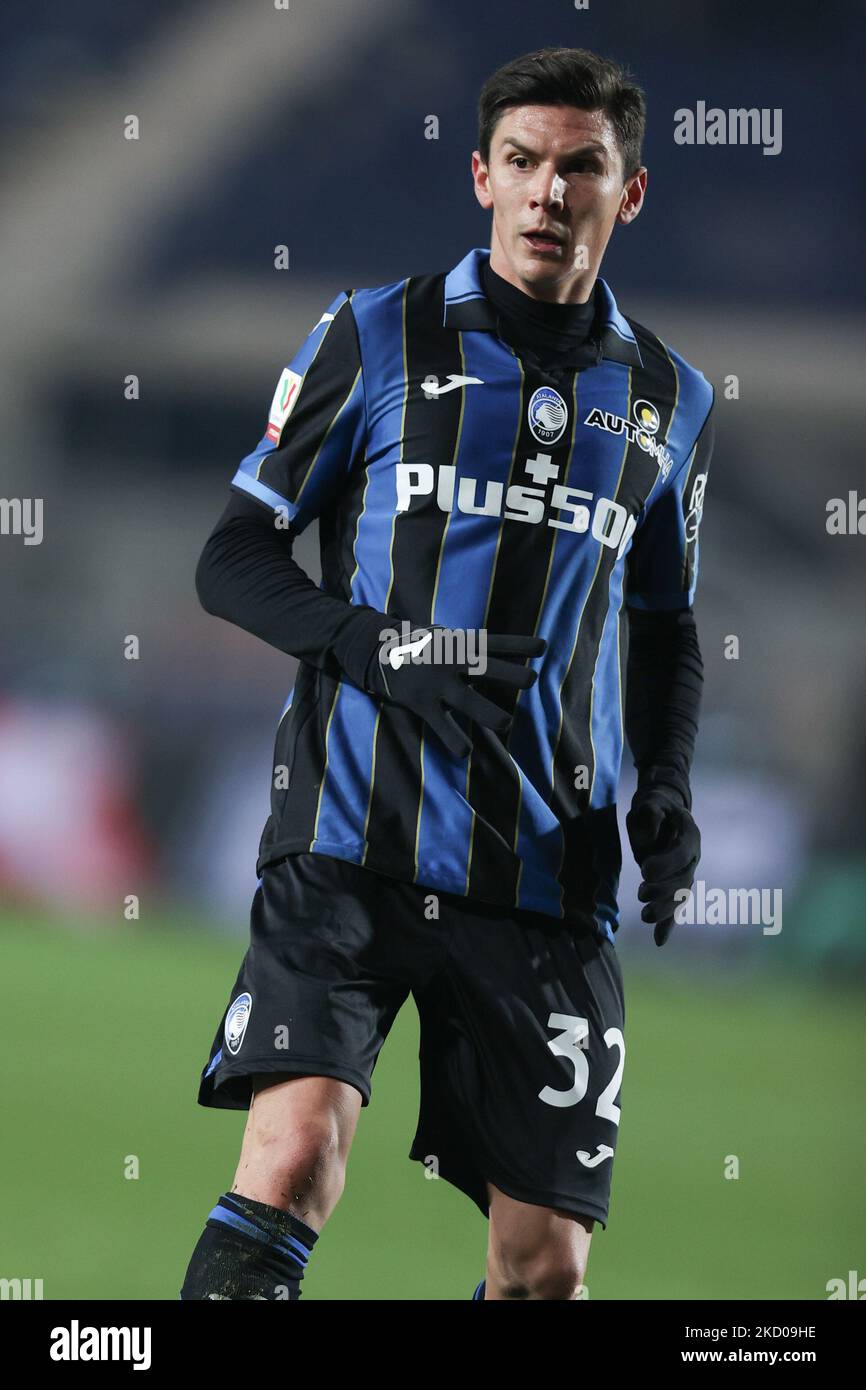 Matteo Pessina (Atalanta BC) guarda durante la partita di calcio italiana Coppa Italia Atalanta BC vs Venezia FC il 12 gennaio 2022 allo Stadio Gewiss di Bergamo (Photo by Francesco Scaccianoce/LiveMedia/NurPhoto) Foto Stock