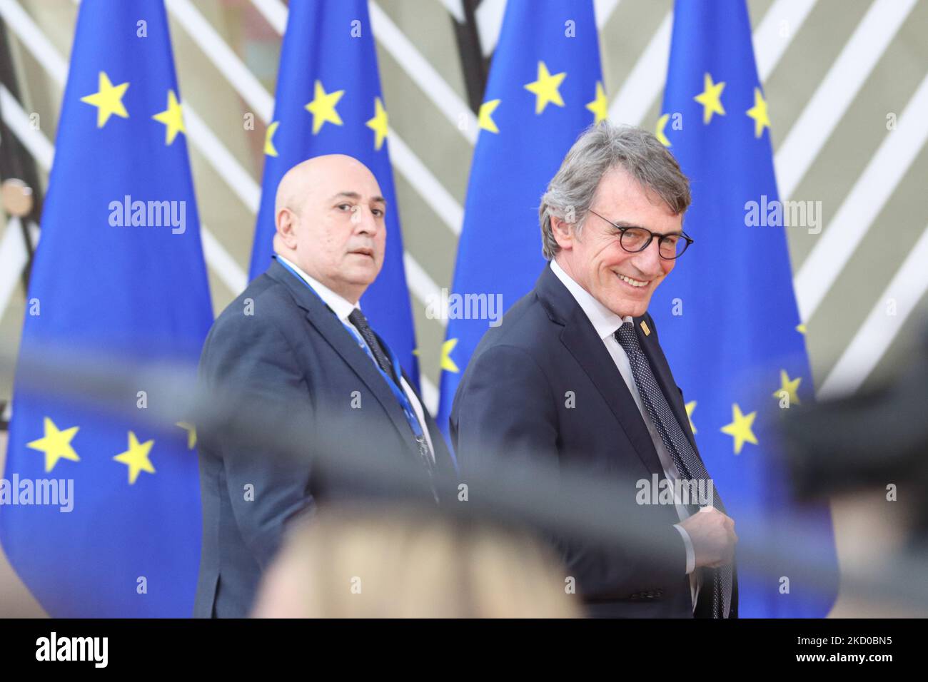 (NOTA DELL'EDITORE: FILE PHOTO) - il Presidente del Parlamento europeo David Sassoli muore a 65 anni il 11 gennaio 2022 ad Aviano. Nella foto, il presidente del Parlamento europeo David Maria Sassoli arriva al vertice speciale del Consiglio europeo con le bandiere dell'Unione europea visibili, con i leader dell'Unione europea riuniti a Bruxelles sul prossimo bilancio a lungo termine dell'Unione europea che comprende anche il tema della pandemia di Covidio. Bruxelles, Belgio il 20 febbraio 2020 (Foto di Nicolas Economou/NurPhoto) Foto Stock