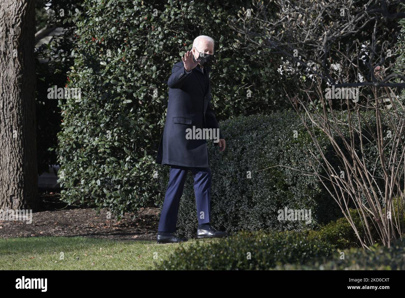 Il Presidente DEGLI STATI UNITI Joe Biden arriva oggi alla Casa Bianca il 10 gennaio 2022 a South Lawn/Casa Bianca a Washington DC, USA. (Foto di Lenin Nolly/NurPhoto) Foto Stock