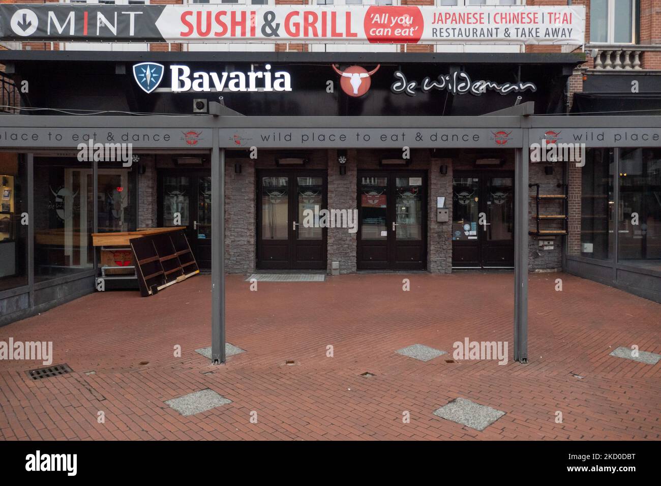 Il ristorante è chiuso a Eindhoven durante il periodo di chiusura. I Paesi  Bassi sollevano in parte le misure di blocco dal 15 gennaio dopo la  chiusura di 4 settimane, con tutti