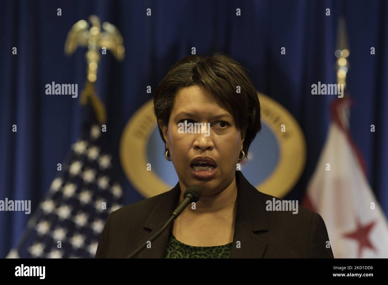 Il sindaco DC Muriel Bowser parla di aggiornamento situazionale COVID-19 durante una conferenza stampa, oggi il 27 gennaio 2022 presso il John A. Wilson Building a Washington DC, USA. (Foto di Lenin Nolly/NurPhoto) Foto Stock