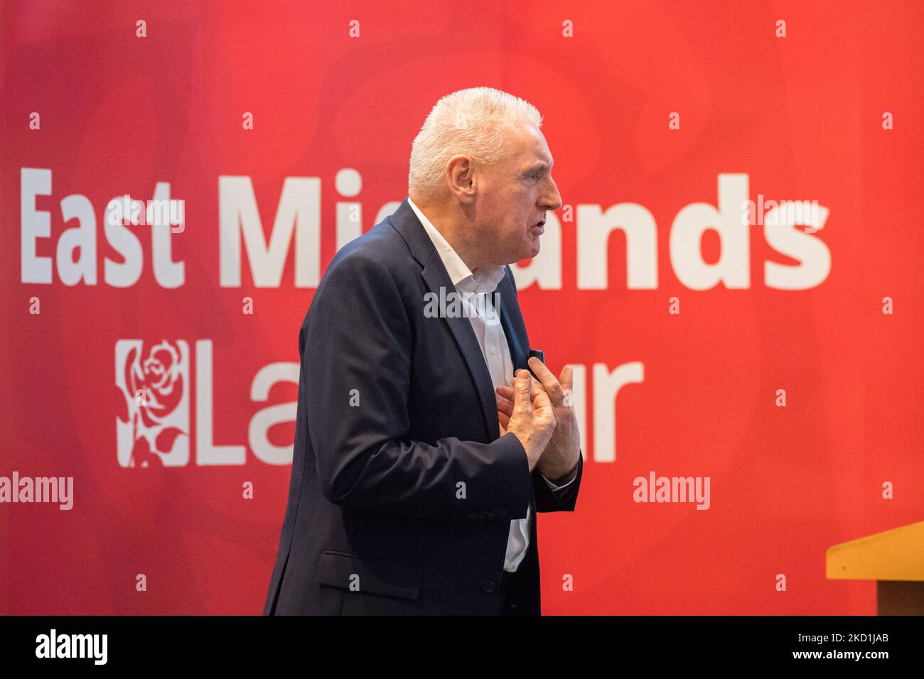 The East Midlands Labour Party Conference 2022, Holywell Park Conference Centre, Loughborough, Leicestershire, Inghilterra, Regno Unito. 5th novembre 2022. Lord Vernon Coaker parla alla Conferenza del Partito laburista delle East Midlands. Credit: Alan Beastall/Alamy Live News Foto Stock