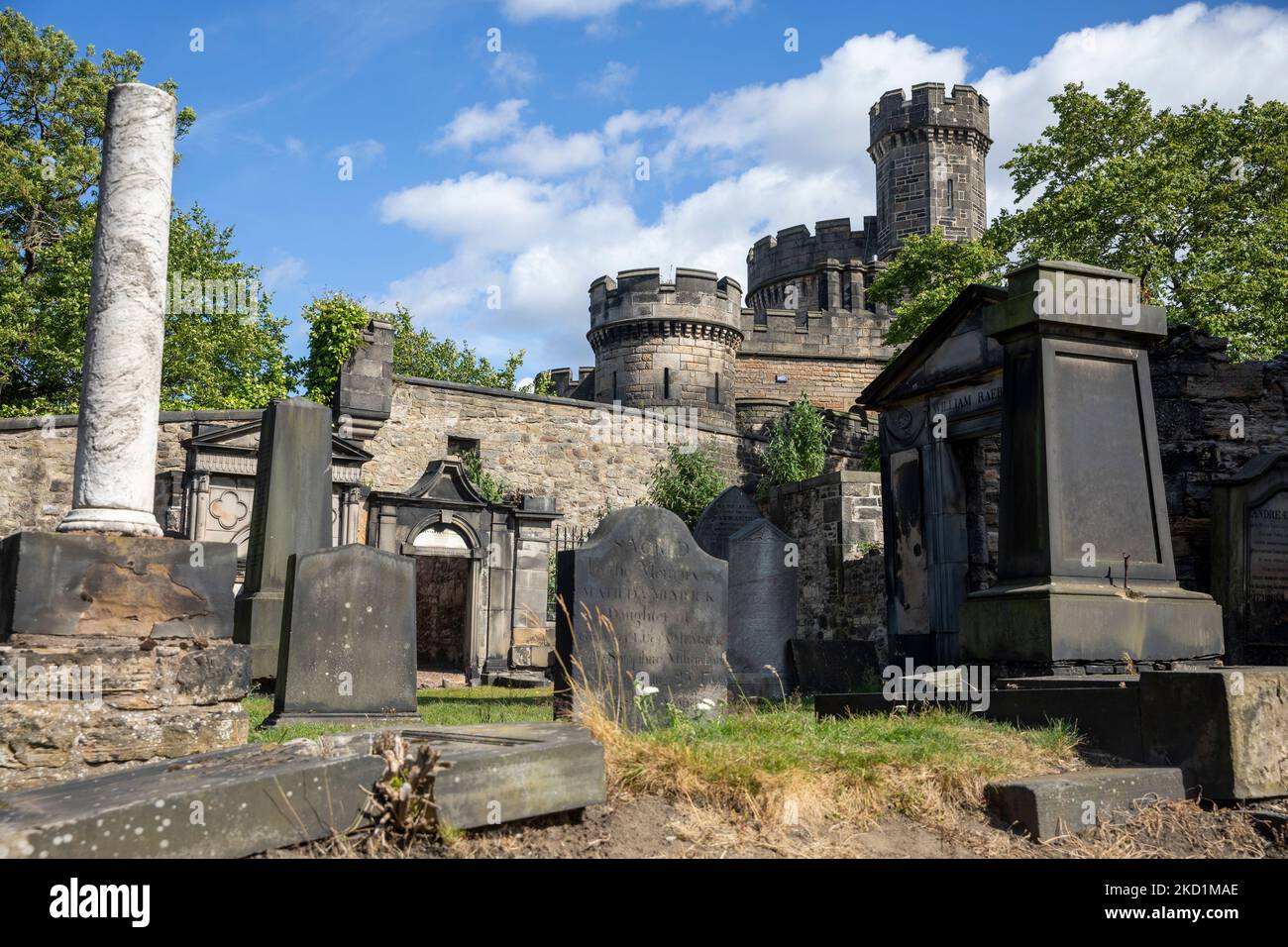 Cimitero di Old Calton nel centro di Edimburgo, Scozia, Regno Unito, durante l'estate 2022 Foto Stock