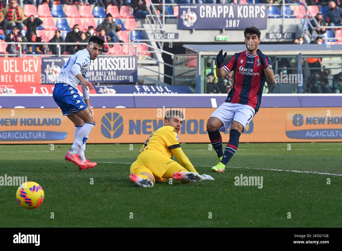 Riccardo Orsolini (Bologna FC) buona occasione per segnare un gol durante la serie calcistica italiana A match Bologna FC vs Empoli FC il 06 febbraio 2022 allo stadio Renato Dall'Ara di Bologna (Photo by Gianluca Ricci/LiveMedia/NurPhoto) Foto Stock