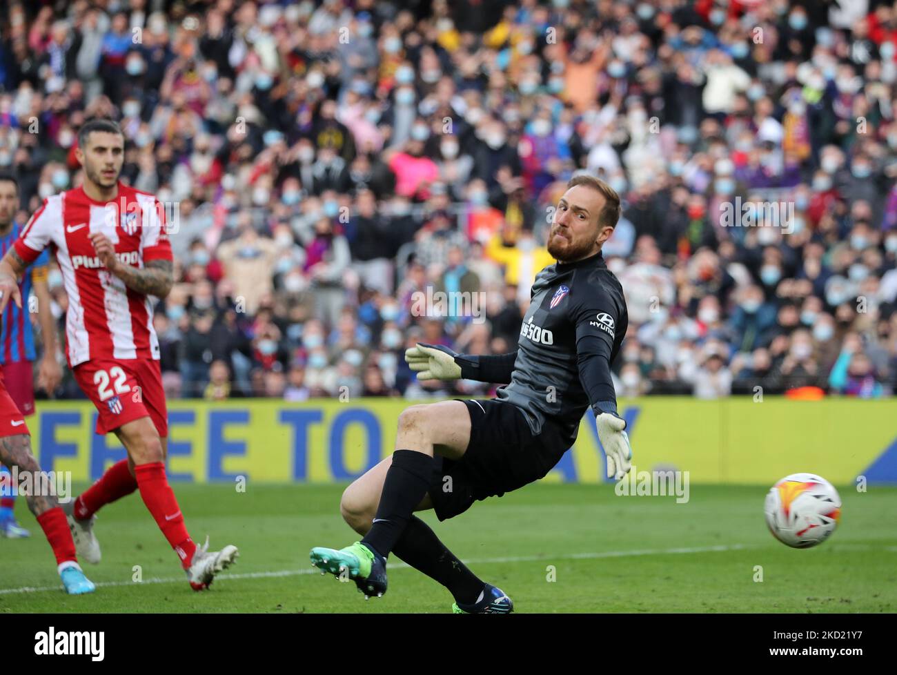 Jan Oblak durante la partita tra il FC Barcelona e il Club Atletico de Madrid, corrispondente alla settimana 23 della Liga Santander, disputata allo stadio Camp Nou, a Barcellona, il 06th febbraio 2022. (Foto di Joan Valls/Urbanandsport /NurPhoto) Foto Stock