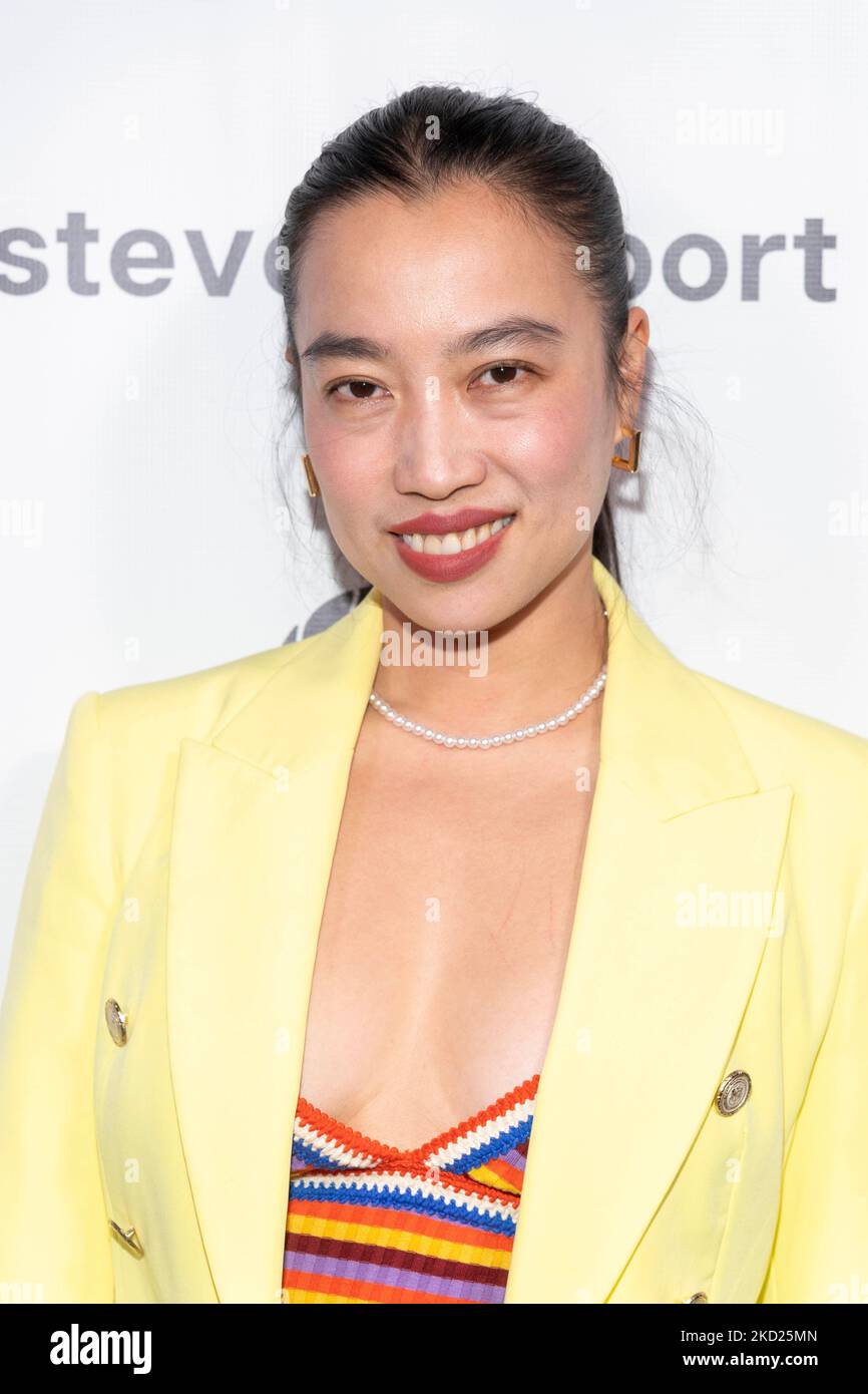 Hollywood, Stati Uniti. 04th Nov 2022. Yi Zhou partecipa al Rock Photographer Steve Rapport Photo Exhibition ricevimento VIP alla Musichead Gallery, Hollywood, CA, Novembre 4th 2022 Credit: Eugene Powers/Alamy Live News Foto Stock