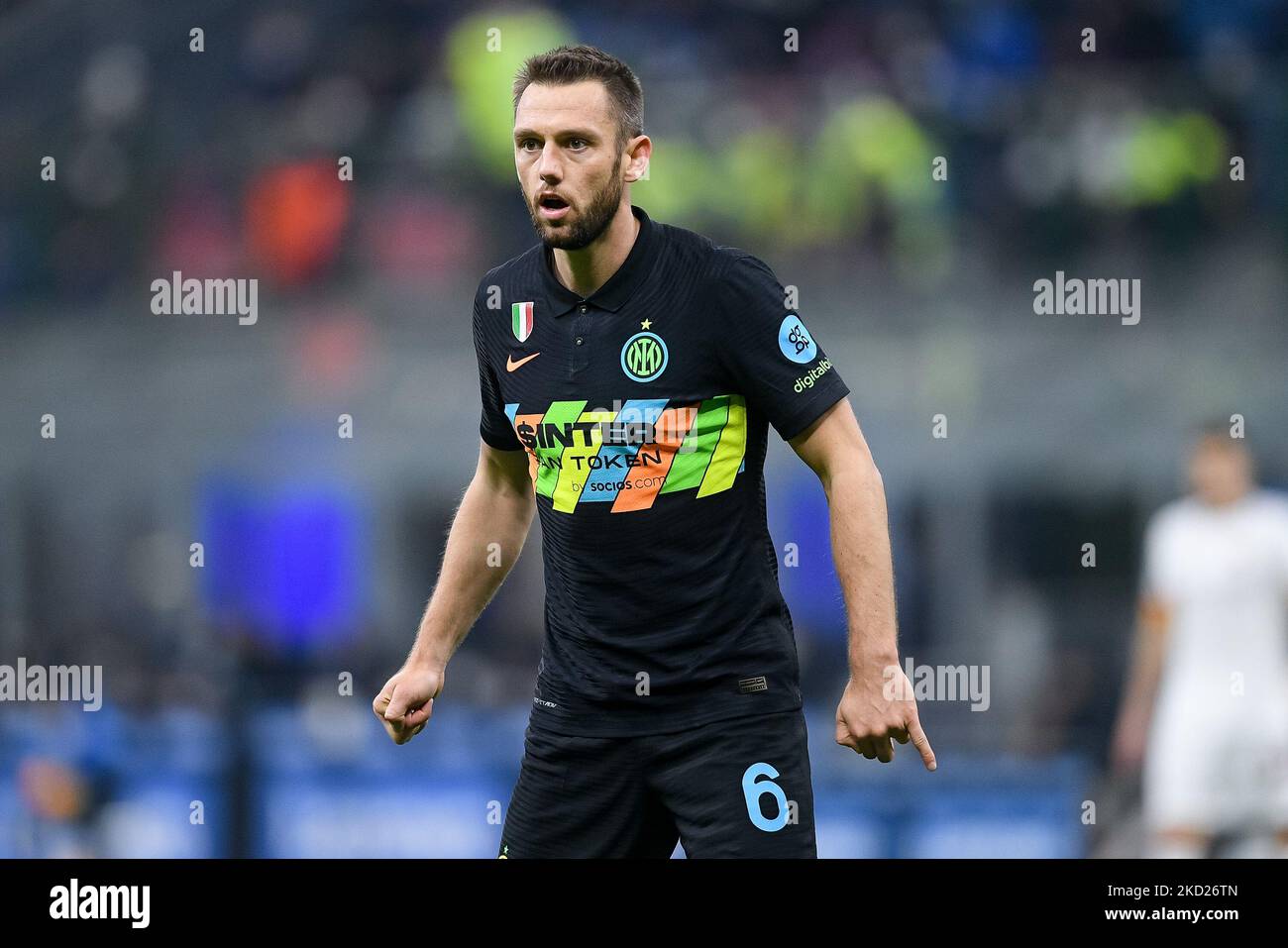 Stefan de Vrij del FC Internazionale durante la partita di Coppa Italia tra FC Internazionale e ROMA allo Stadio Giuseppe Meazza, Milano, Italia, il 8 febbraio 2022. (Foto di Giuseppe Maffia/NurPhoto) Foto Stock