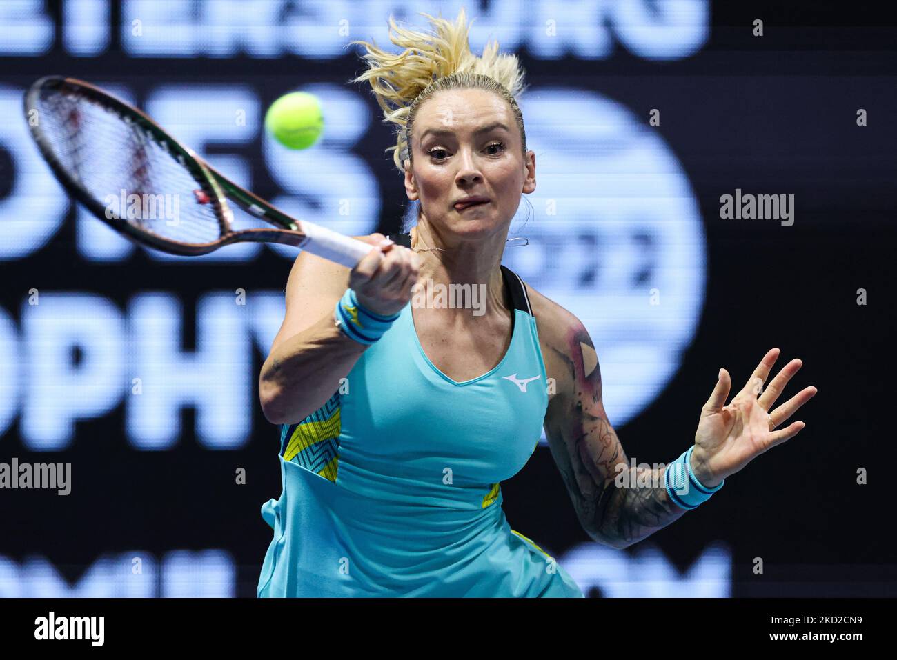 Tereza Martintsova in una partita contro Irina-Camelia Begu al torneo Ladies Trophy 2022 di San Pietroburgo. Tereza Martintsova ha perso con un punteggio totale di 6,4 6,2 San Pietroburgo, Russia. 11 feb 2022 (Foto di Valya Egorshin/NurPhoto) Foto Stock