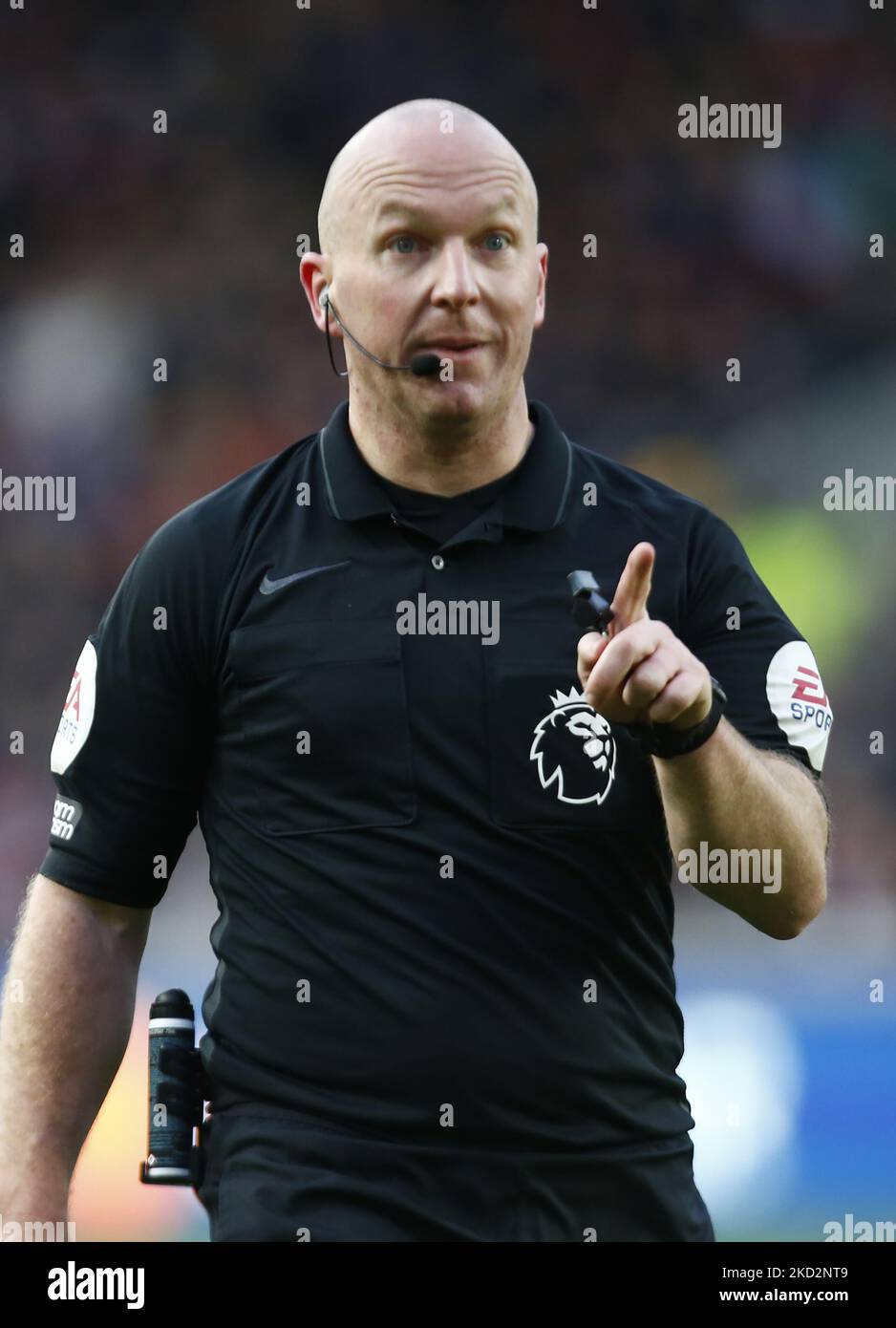 L'arbitro Simon Hooper durante la Premier League tra Brentford e Crystal Palace al Brentford Community Stadium , Londra, Inghilterra il 12th febbraio 2022 (Photo by Action Foto Sport/NurPhoto) Foto Stock