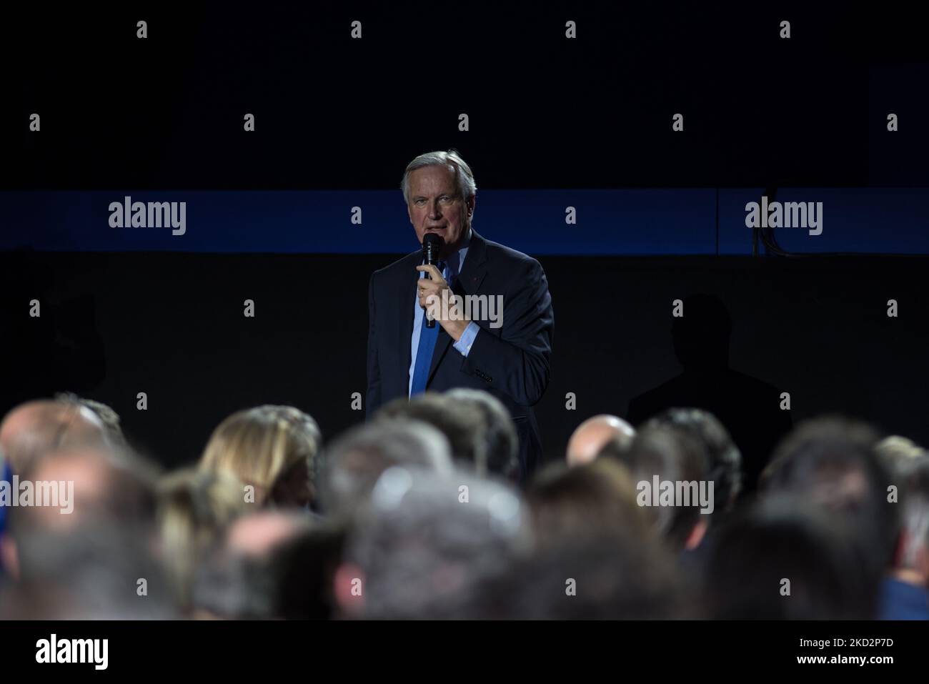 Michel Barnier, ex Ministro e due volte Commissario europeo, alla riunione elettorale di Valerie Pecresse, candidato di destra alle elezioni presidenziali del 2022, nella sala concerti Zenith, a Parigi, 13 febbraio 2022. (Foto di Andrea Savorani Neri/NurPhoto) Foto Stock