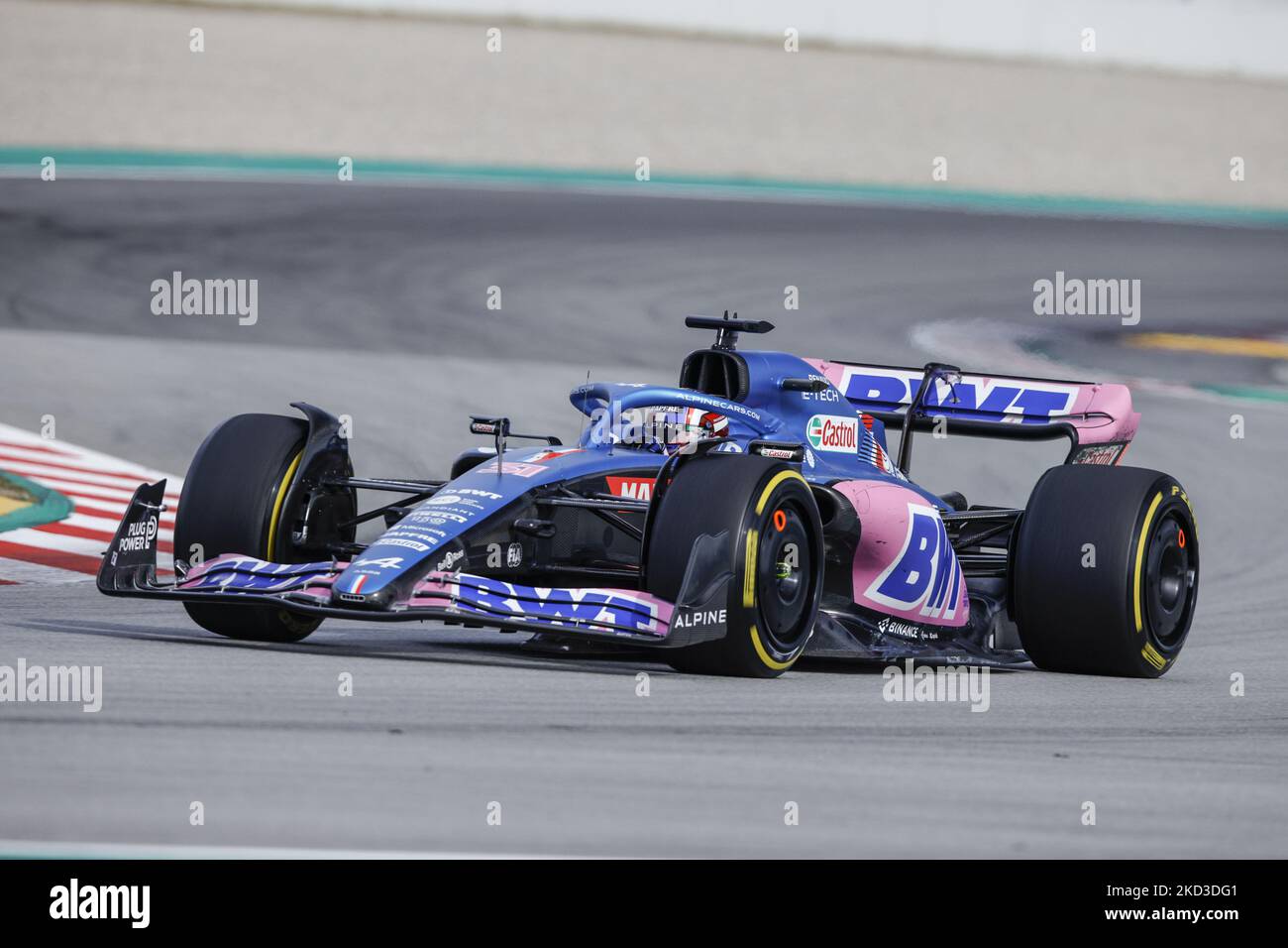 31 Esteban OCON, BTW Alpine F1 Team, A522, azione durante i test invernali di Formula 1 sul circuito di Barcellona - Catalunya il 24 febbraio 2022 a Barcellona, Spagna. (Foto di Xavier Bonilla/NurPhoto) Foto Stock