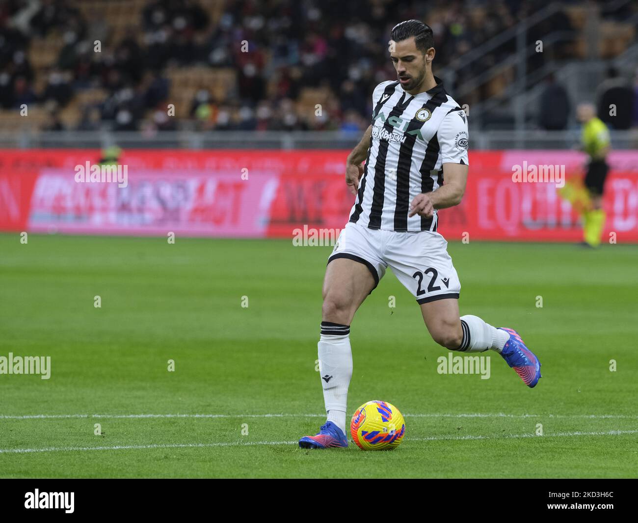 Pablo Mari durante la Serie Un incontro tra Milano e Udinese a Milano, Italia, il 25 febbraio 2022. (Foto di Loris Roselli/NurPhoto) Foto Stock