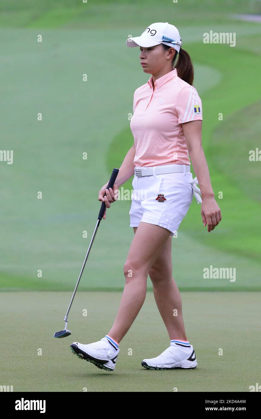 Hinako Shibuno del Giappone in azione durante il quarto round del campionato mondiale di donne HSBC al Sentosa Golf Club il 6 marzo 2022 a Singapore. (Foto di Suhaimi Abdullah/NurPhoto) Foto Stock