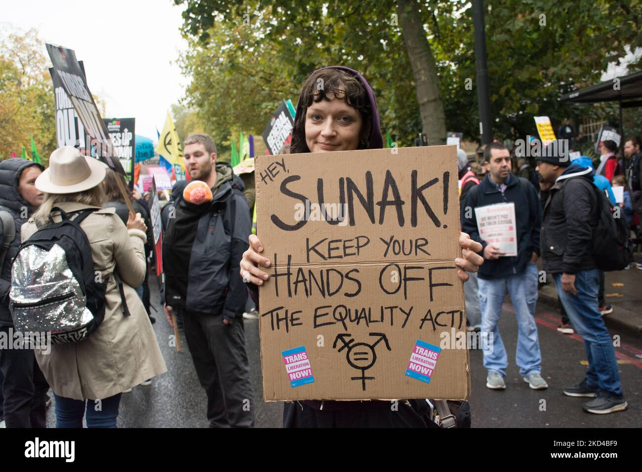 Ebankment, Londra, Regno Unito. 5th novembre 2022. Migliaia assembley a Embankment una dimostrazione nazionale richiede un'elezione generale ora marzo a Trafalgar Square per un rally. Foto Stock