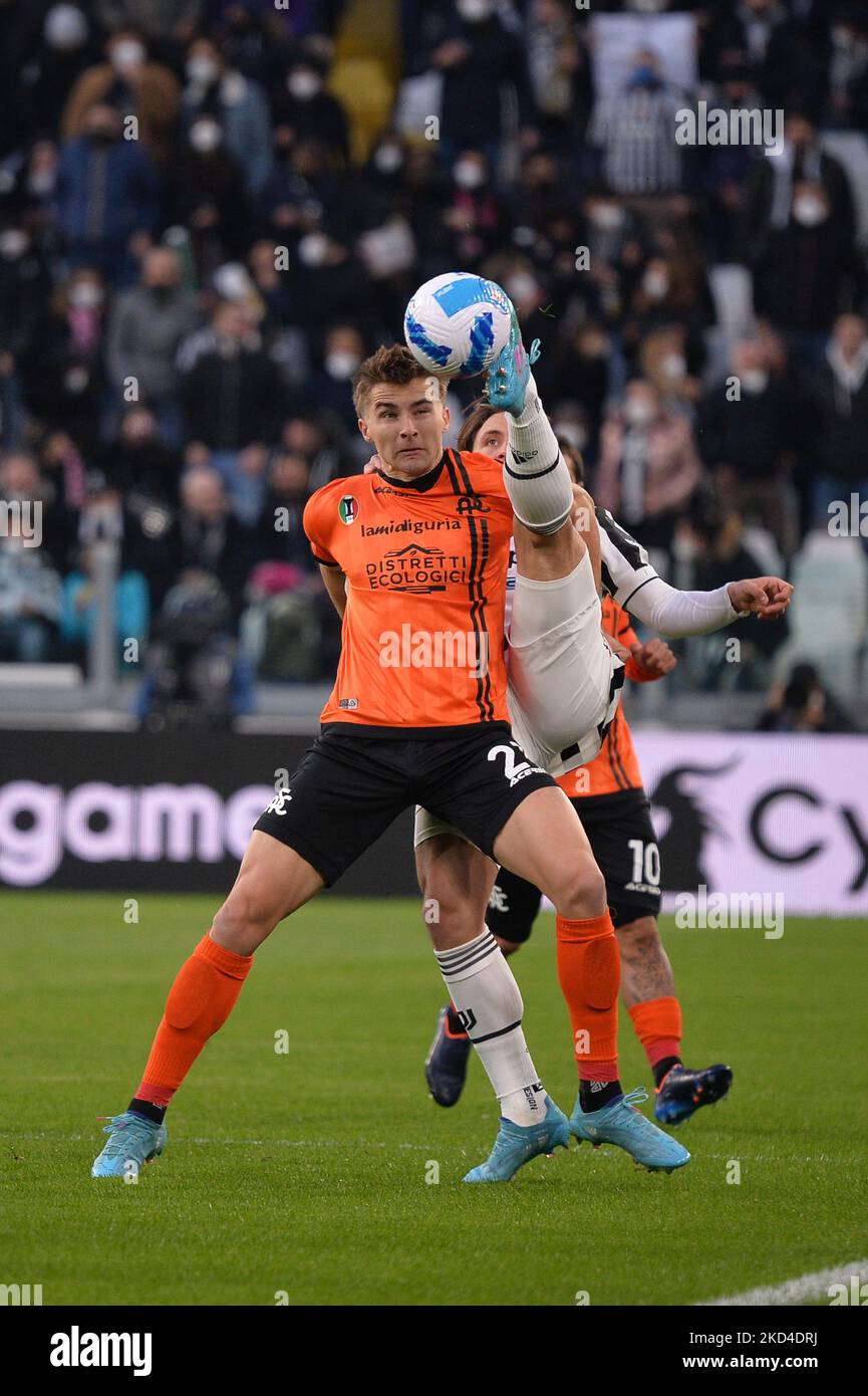 Salvador Ferrer di Spezia Calcio e Luca Pellegrini di Juventus FC durante la Serie A Football match tra Juventus FC e Spezia allo Stadio Allianz, il 6 marzo 2022 a Torino (Foto di Alberto Gandolfo/NurPhoto) Foto Stock