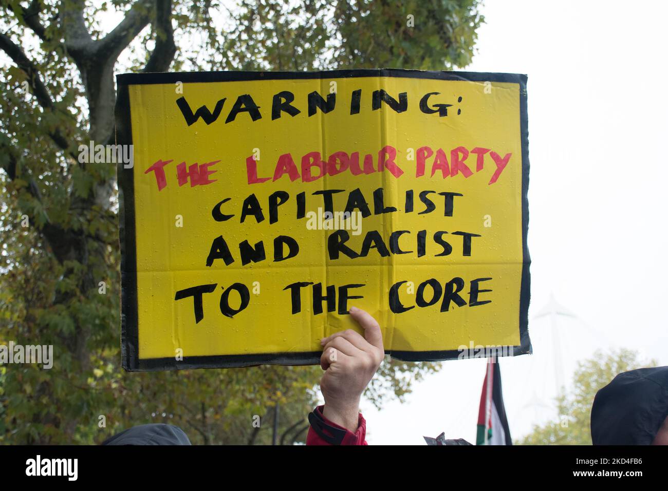 Ebankment, Londra, Regno Unito. 5th novembre 2022. Migliaia assembley a Embankment una dimostrazione nazionale richiede un'elezione generale ora marzo a Trafalgar Square per un rally. Foto Stock