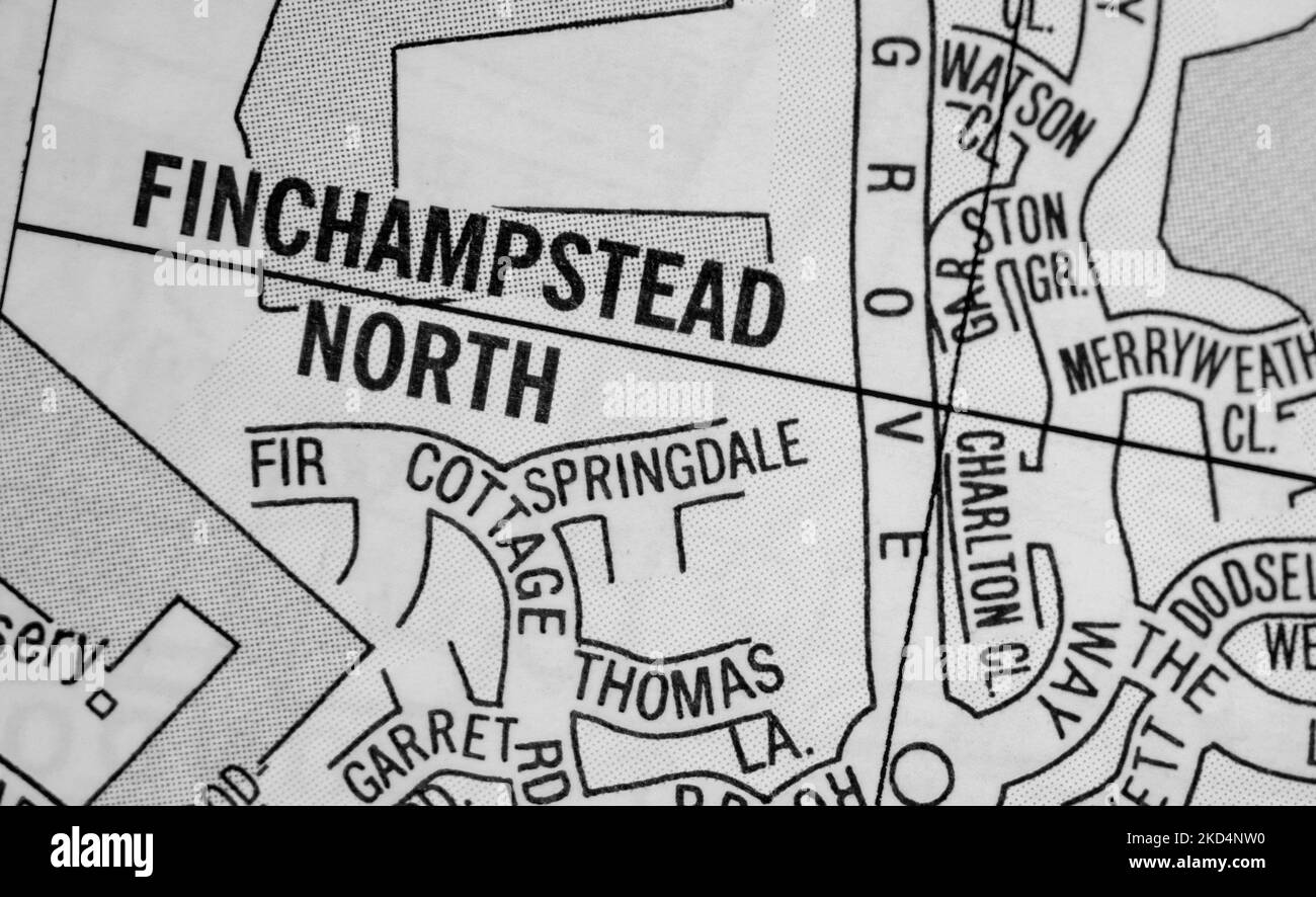 Finchampstead North village - Berkshire, Regno Unito colore atlas mappa nome della città in bianco e nero Foto Stock