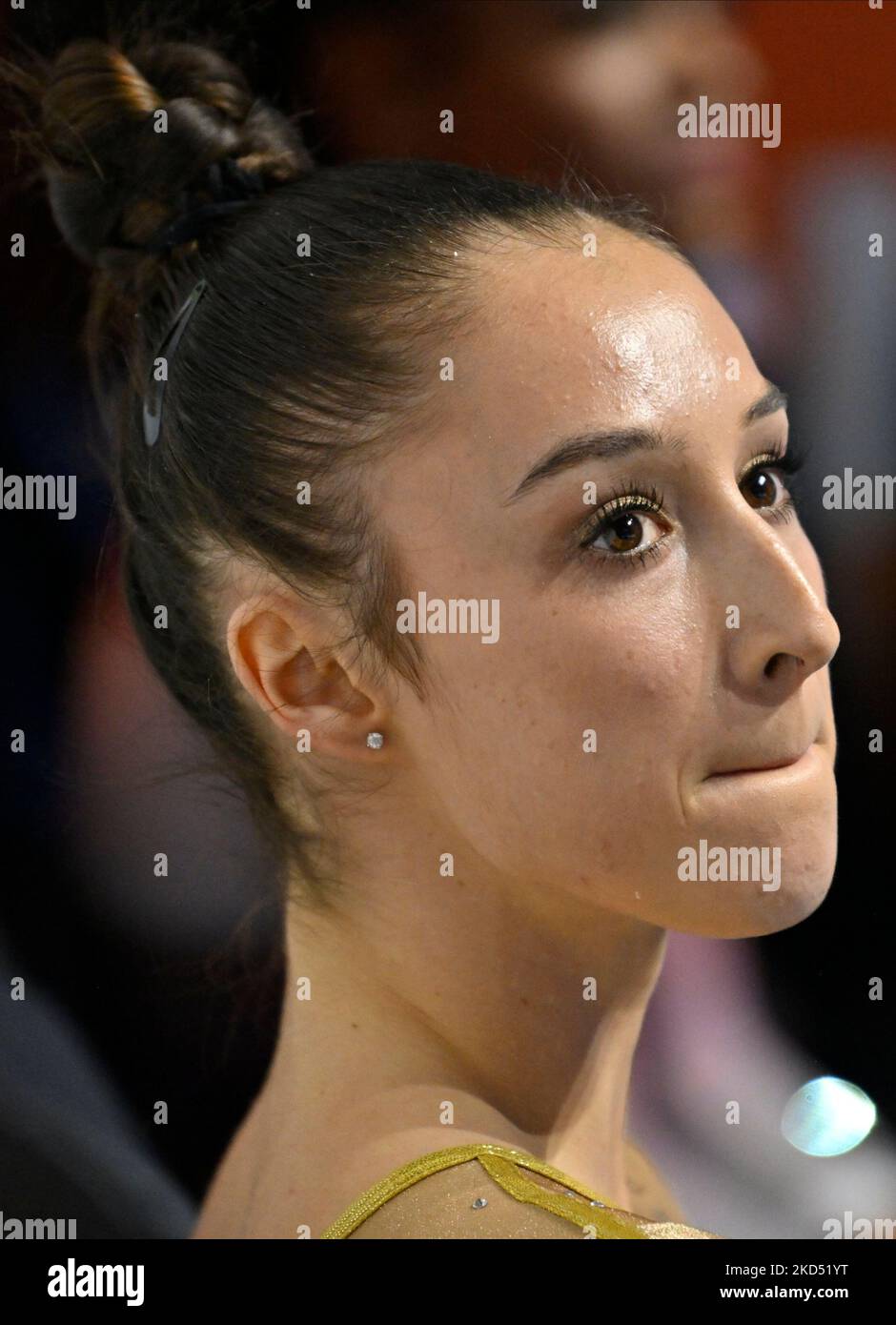 Ginnastica belga Nina Derwael nella foto durante la finale delle barre irregolari delle donne al Campionato Mondiale di Ginnastica artistica di Liverpool, Regno Unito, sabato 05 novembre 2022. I Mondi si svolgono dal 29 ottobre al 6 novembre 2022 a Liverpool, Regno Unito. FOTO DI BELGA ERIC LALMAND Foto Stock