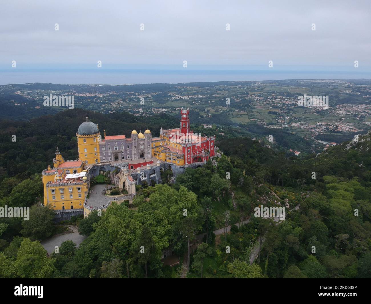 Una vista aerea del Parco e del Palazzo Nazionale di pena a Sintra, Portogallo Foto Stock