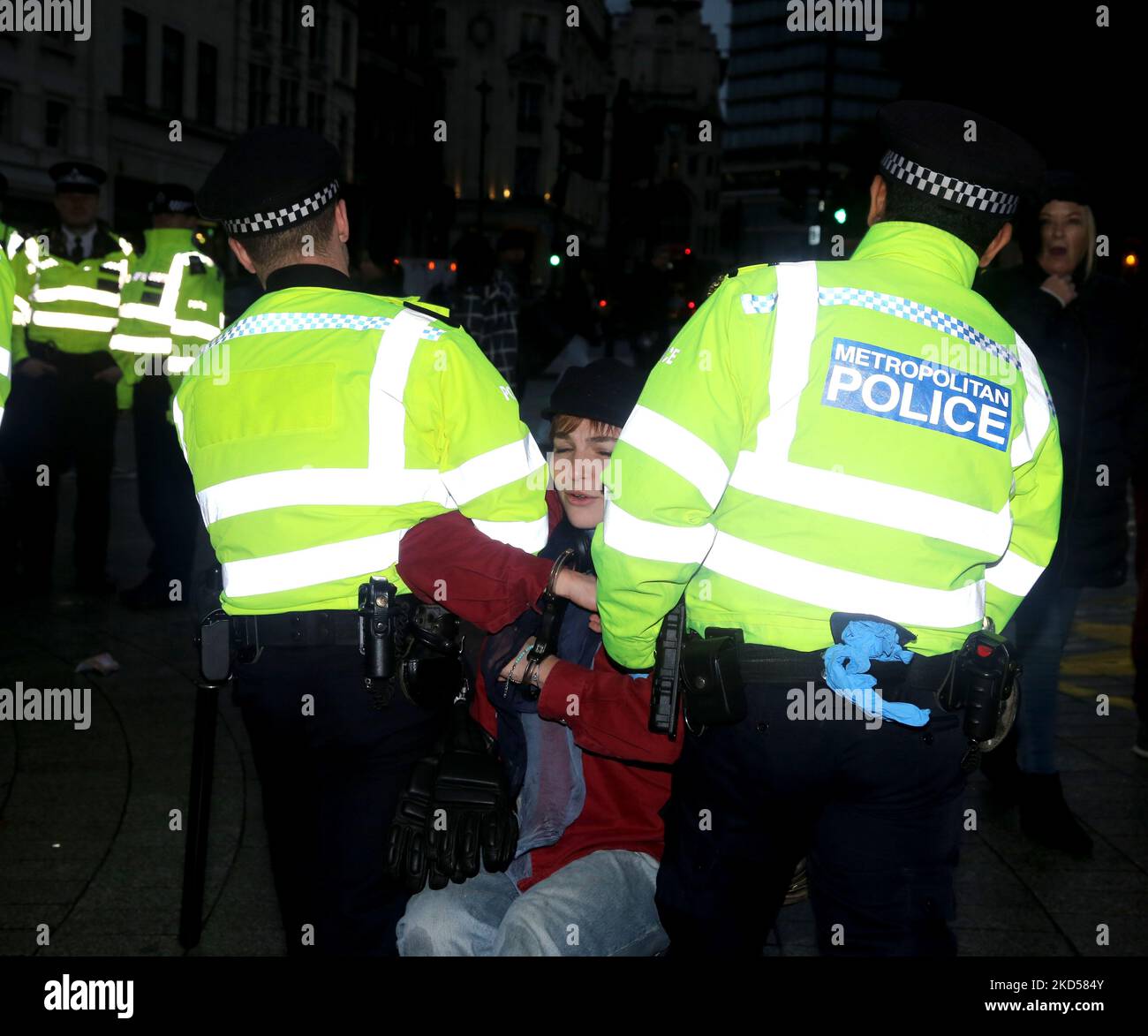 Basta fermare i manifestanti del petrolio arrestati per aver bloccato la strada a Trafalgar Square. Novembre 5th 2022 Copyright Anna Hatfield Foto Stock