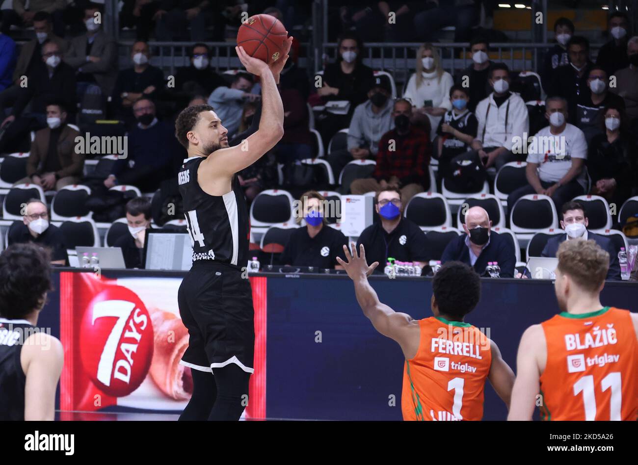 Kyle Weems (Segafredo Virtus Bologna) durante il torneo di Eurocup Segafredo Virtus Bologna Vs. Cedevita Olimpija Lubiana all'Arena Segafredo - Bologna, 16 marzo 2022 (Foto di Michele Nucci/LiveMedia/NurPhoto) Foto Stock