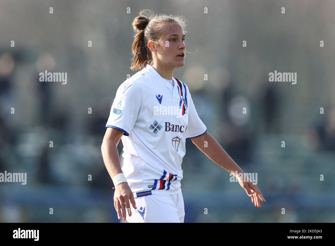 Elena Pisani (UC Sampdoria) guarda durante il calcio italiano Serie A Women Match Inter - FC Internazionale vs UC Sampdoria il 20 marzo 2022 al Suning Centre di Milano (Photo by Francesco Scaccianoce/LiveMedia/NurPhoto) Foto Stock